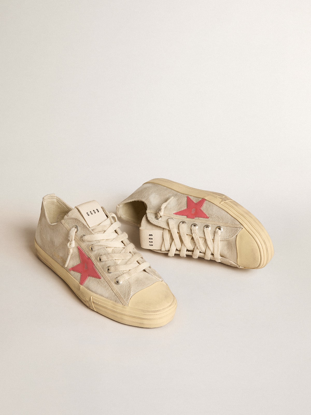 Men's V-Star in light gray canvas with a red leather star| Golden Goose