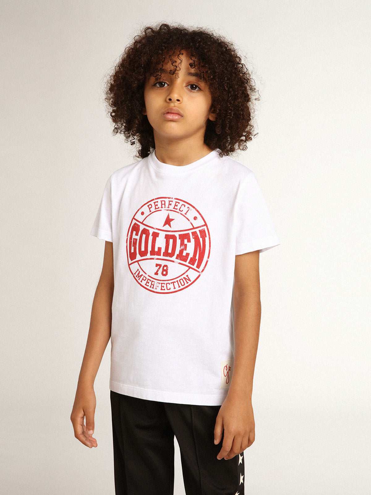 Boys' white T-shirt with printed red logo in the center| Golden Goose