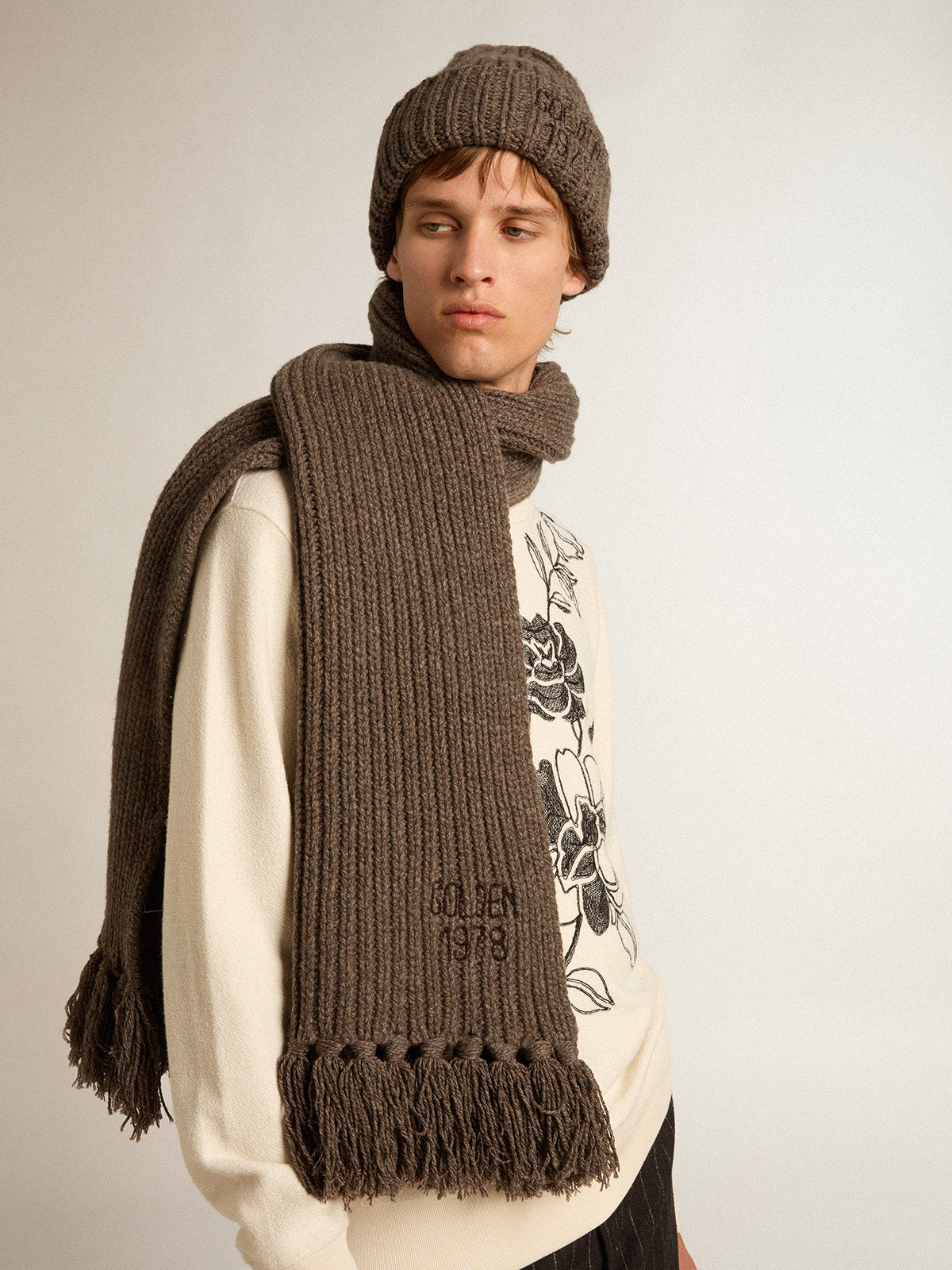Ash brown scarf with contrasting embroidery| Golden Goose