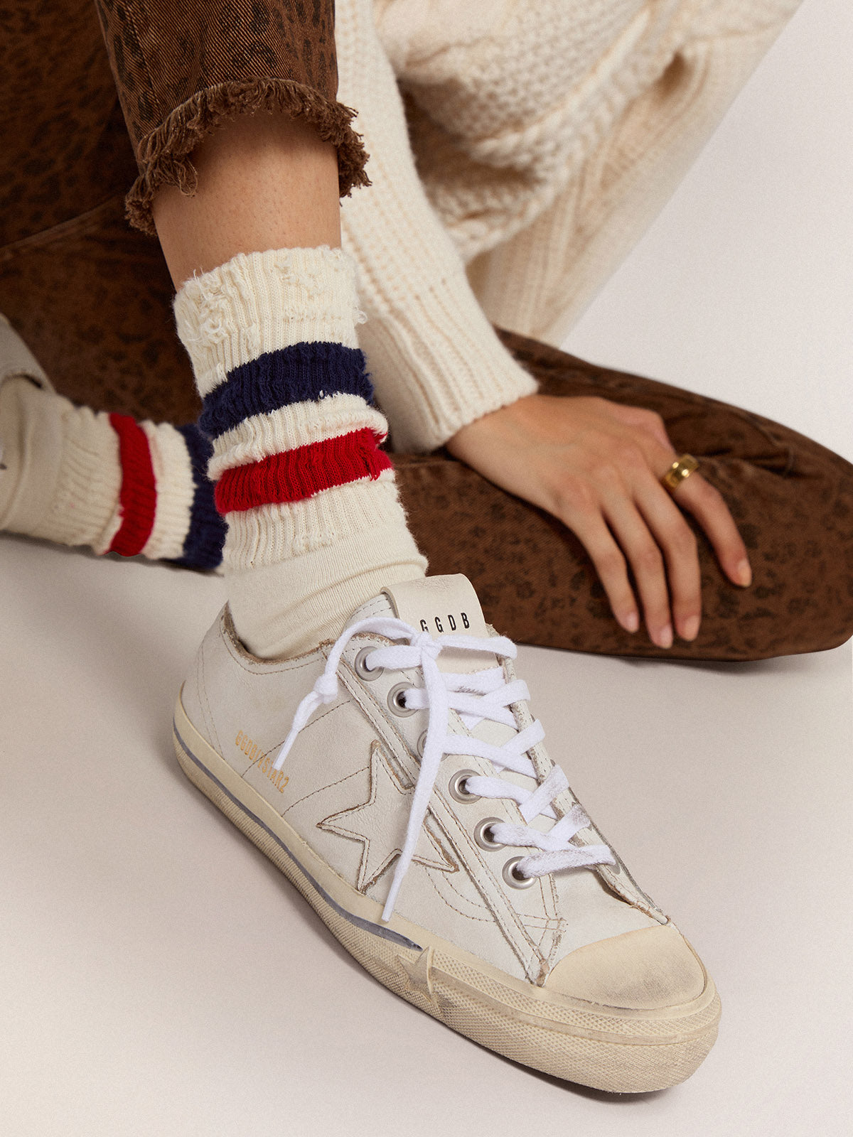 Women's V-Star in vintage effect leather| Golden Goose