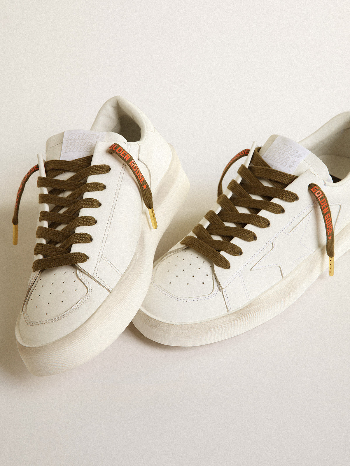 Military-green cotton laces with contrasting orange logo| Golden Goose