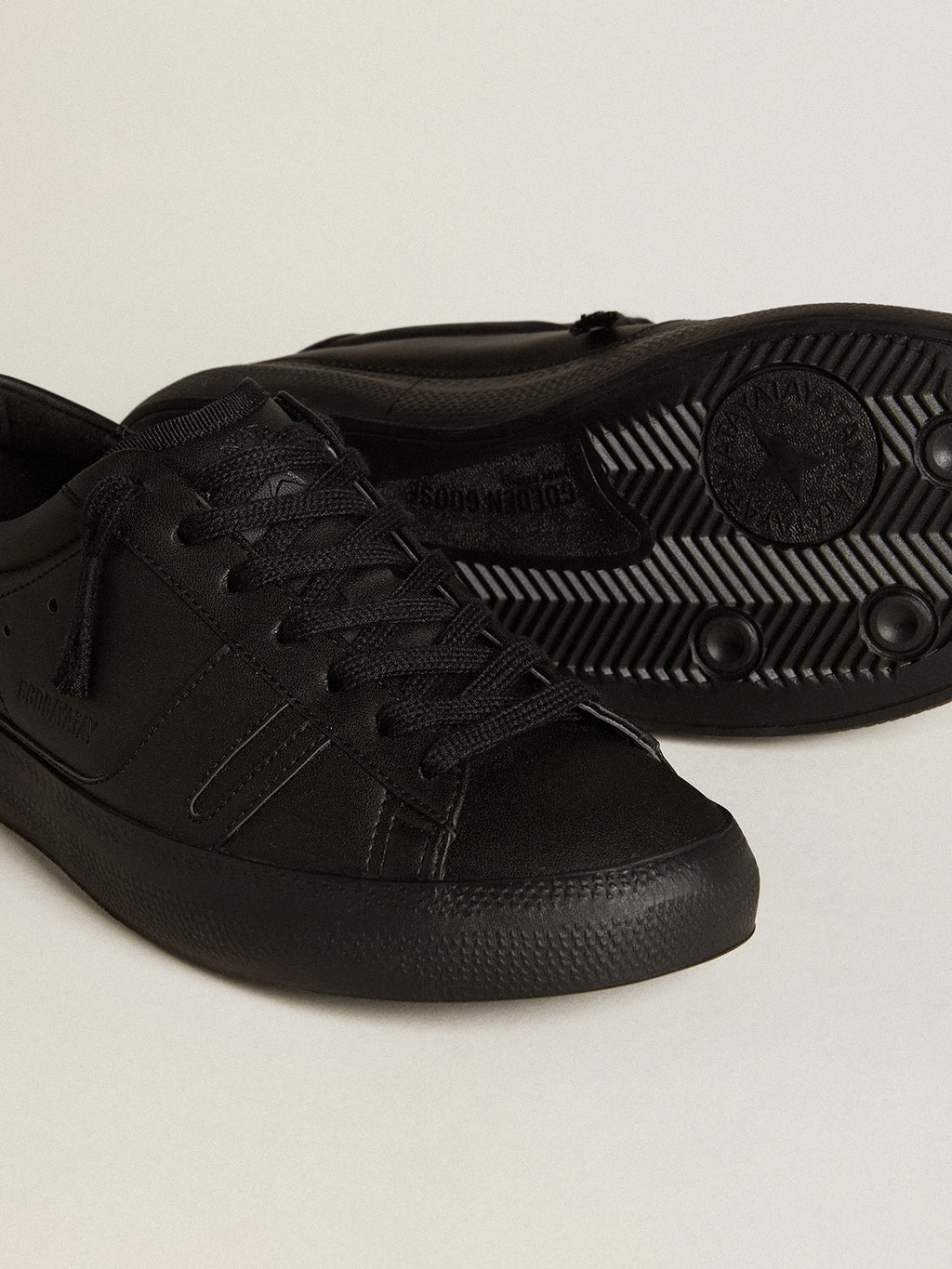 Yatay Model 1B sustainable sneakers with bio-based upper and black Y| Golden Goose