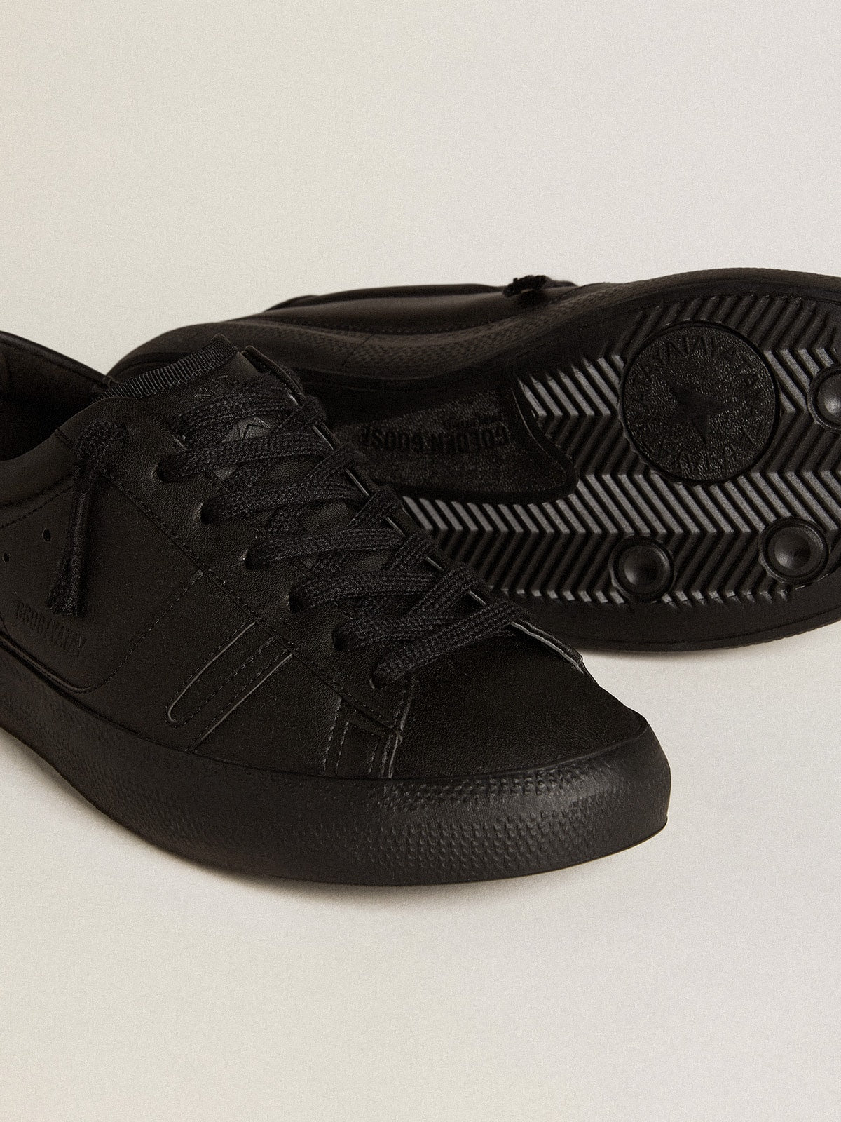 Yatay Model 1B sustainable sneakers with bio-based upper and black Y| Golden Goose