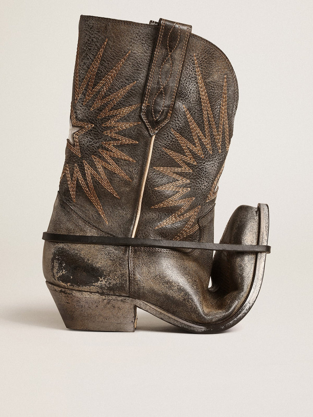 Women's low Wish Star boots in black leather with silver star| Golden Goose