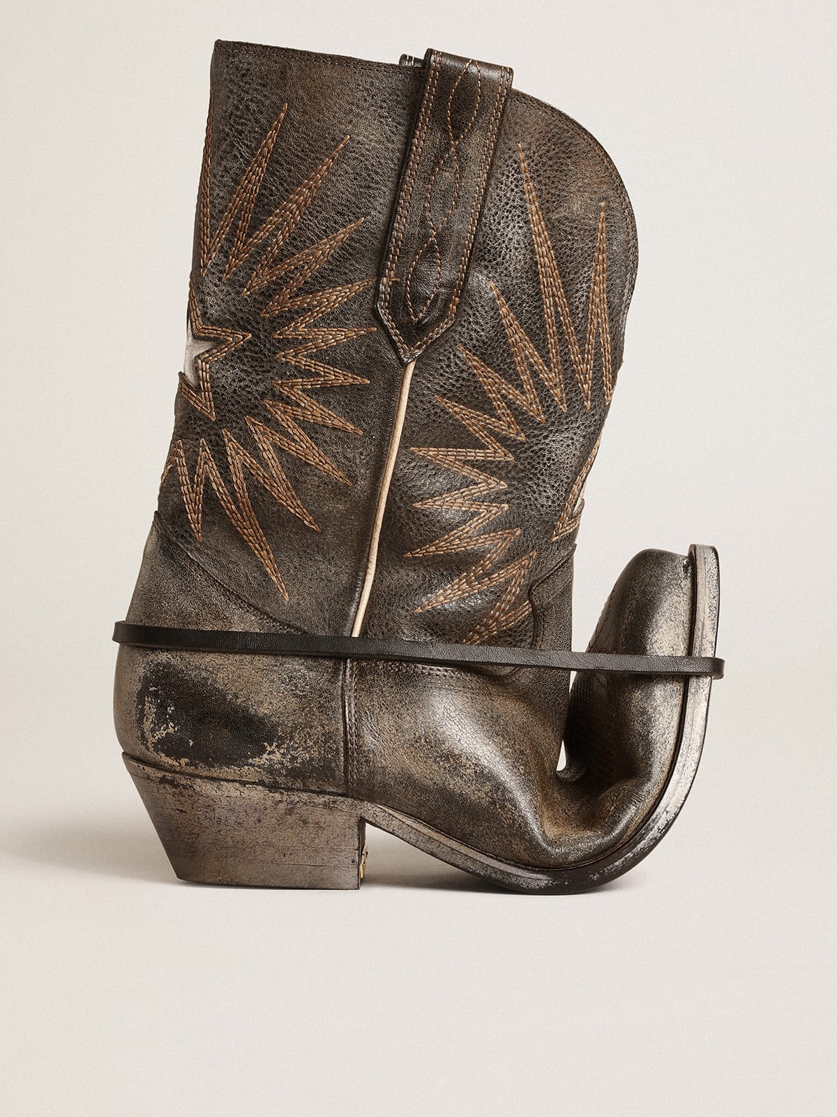 Women's low Wish Star boots in black leather with silver star| Golden Goose