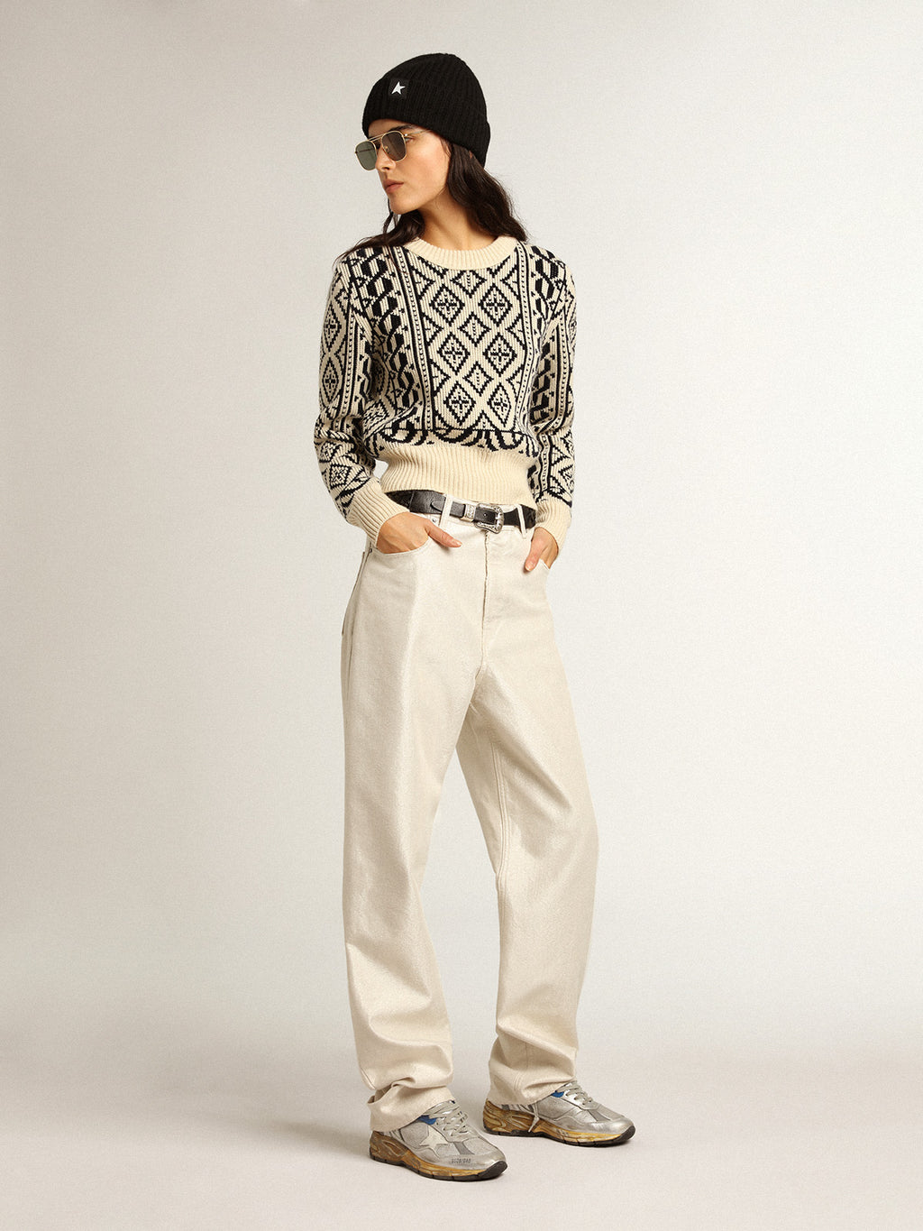 Cropped round-neck sweater with parchment and blue geometric pattern| Golden Goose