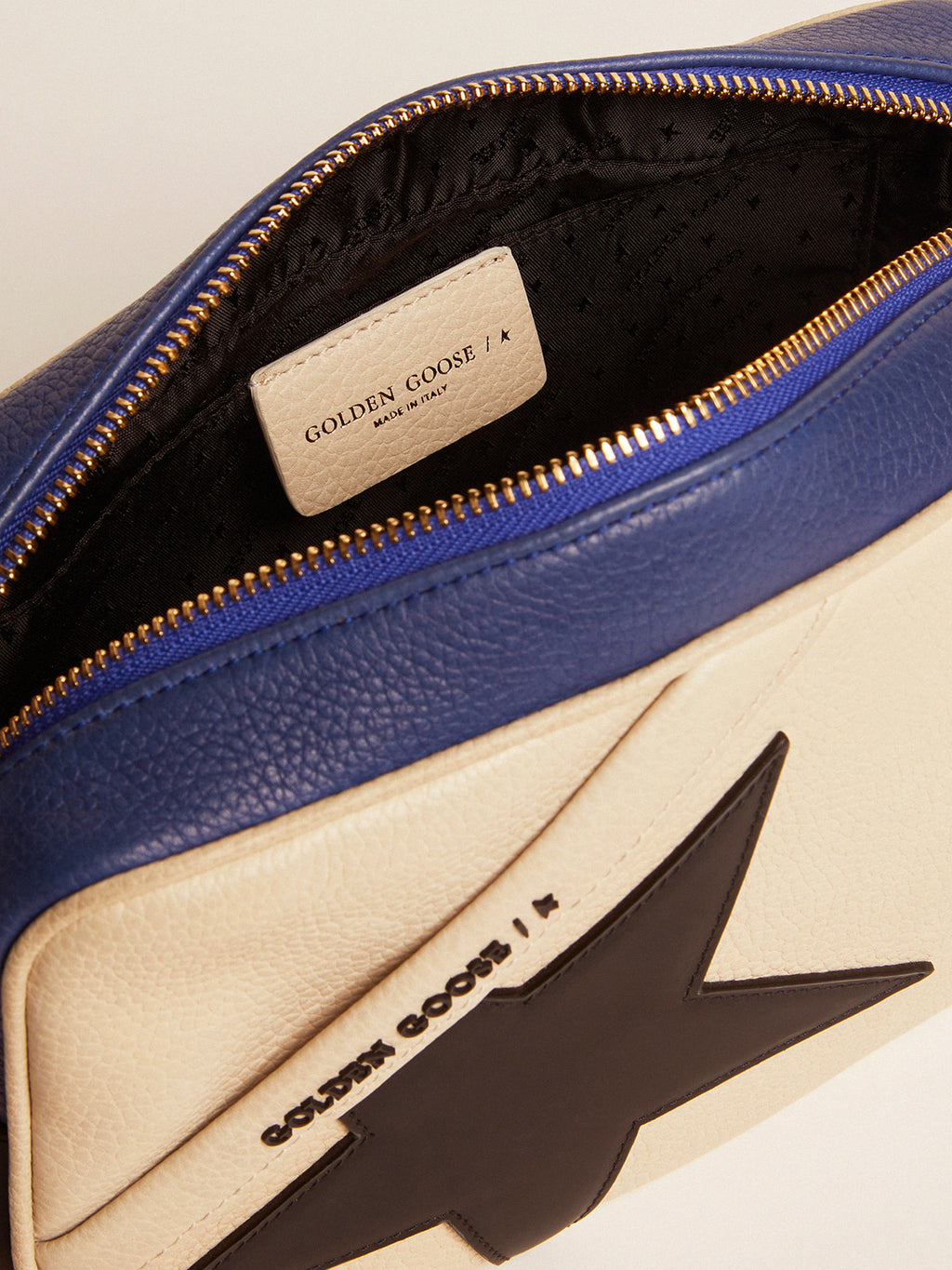 Women's Star Bag in pebbled leather with black star| Golden Goose