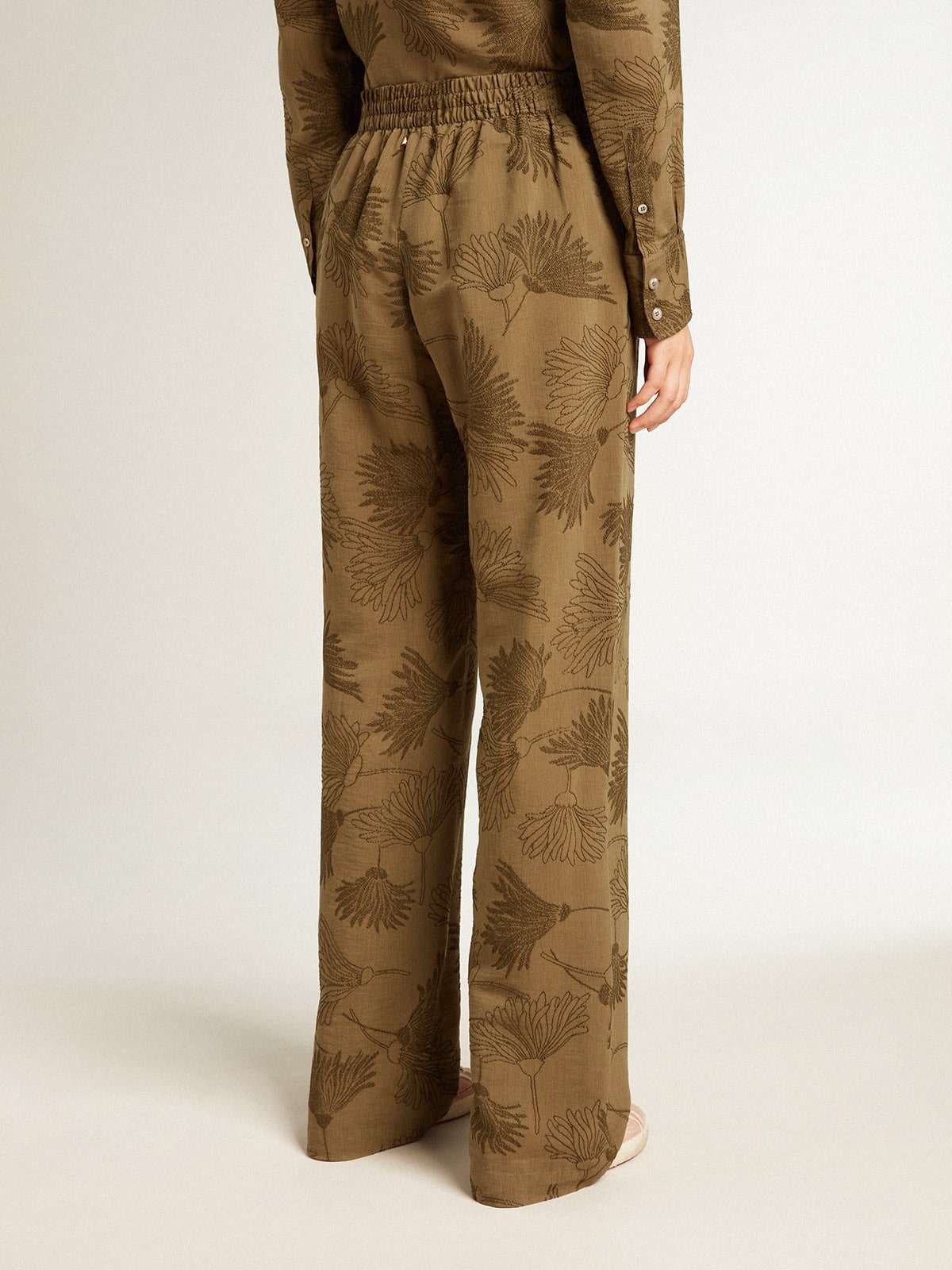 Women's olive-colored viscose-cotton blend pants with floral pattern