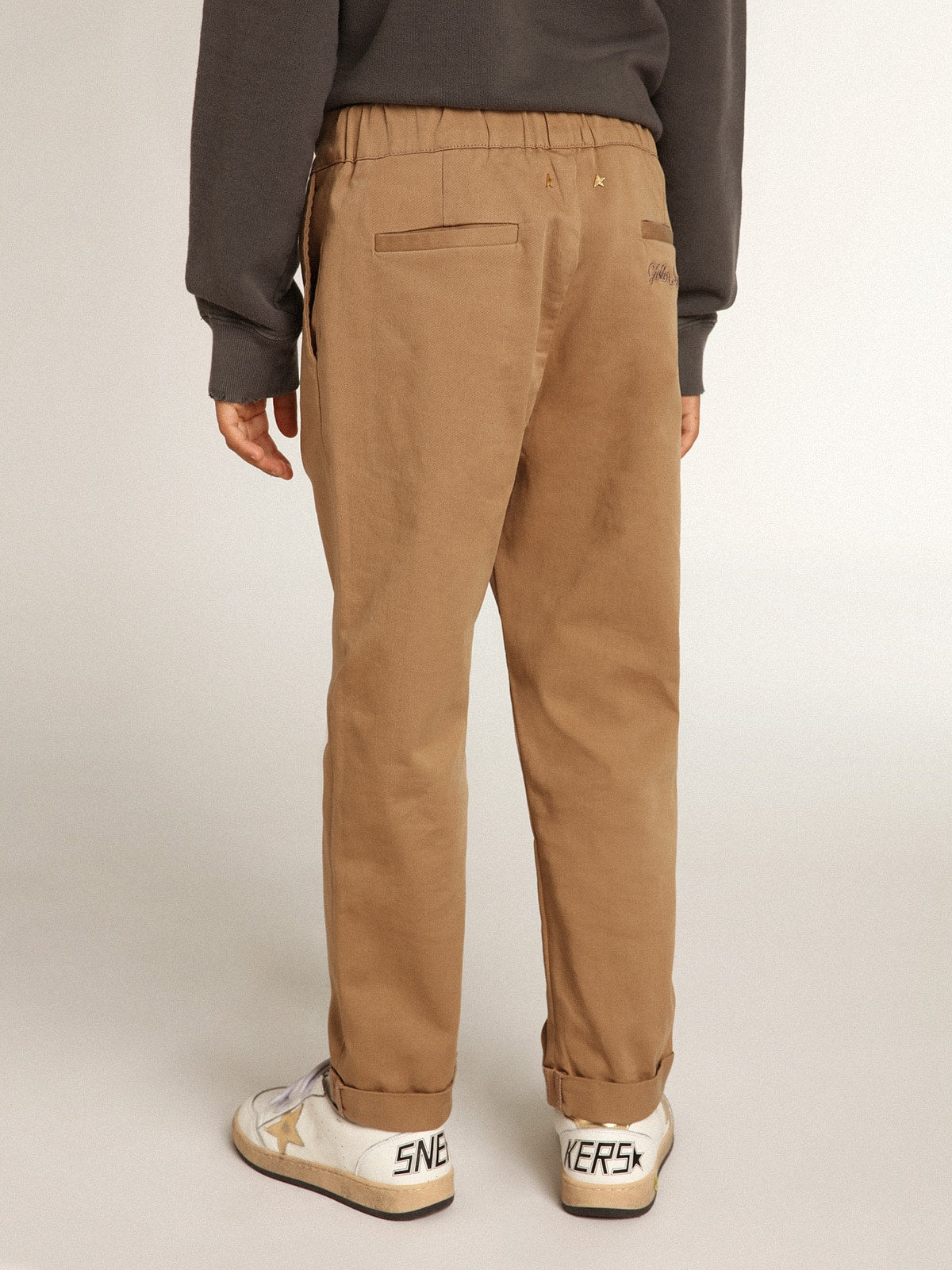 Boys' chinos in caramel cotton| Golden Goose
