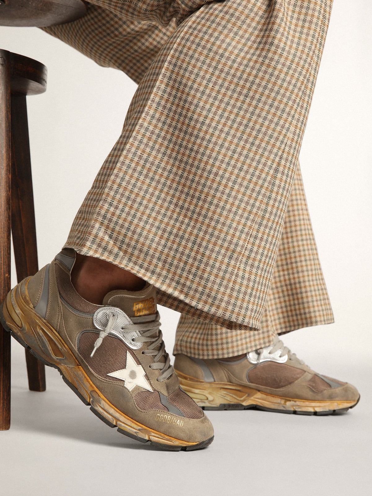 Men's Dad-Star in dove gray mesh and suede| Golden Goose