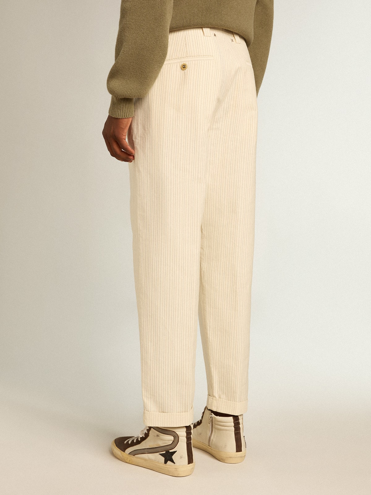 Men's cream-colored pants in striped cotton