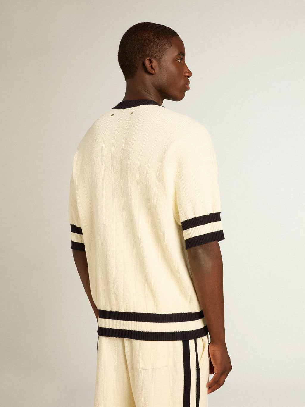 Men's short-sleeved sweater in vintage white with blue rib knit| Golden Goose