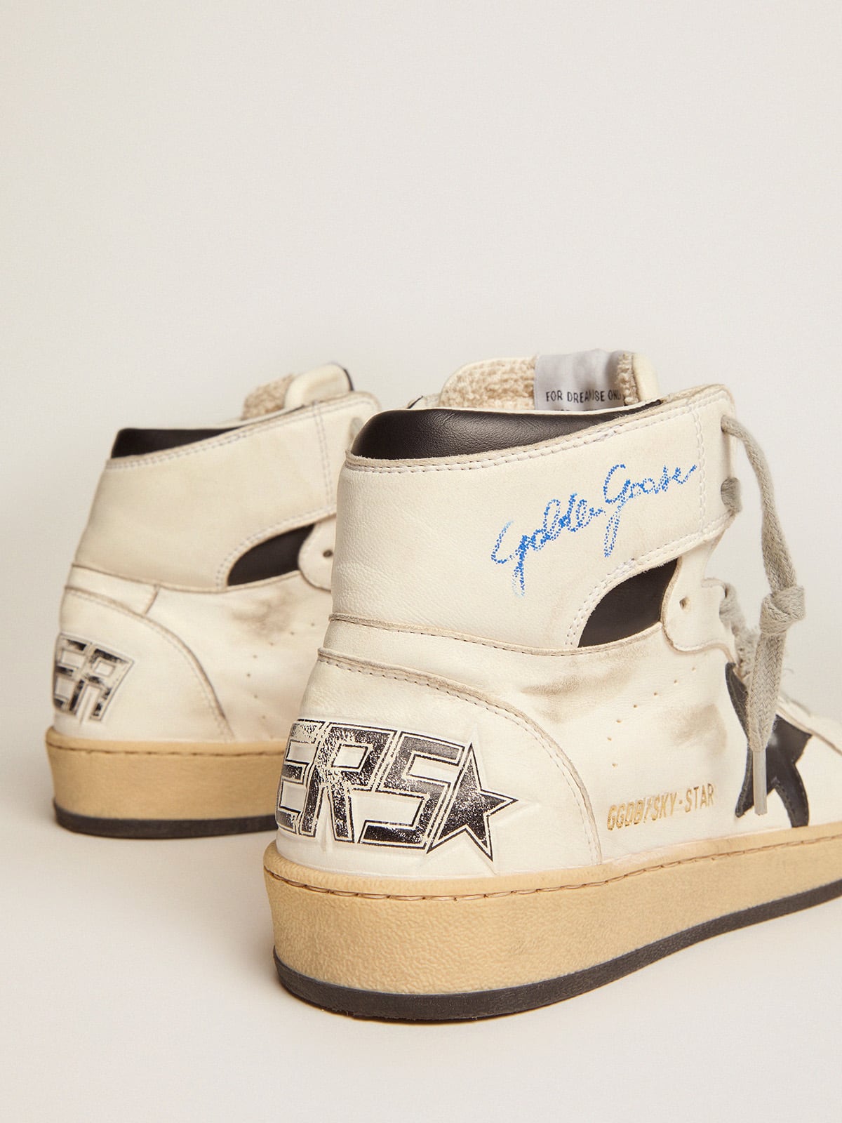 Men's Sky-Star with signature on the ankle and black inserts| Golden Goose