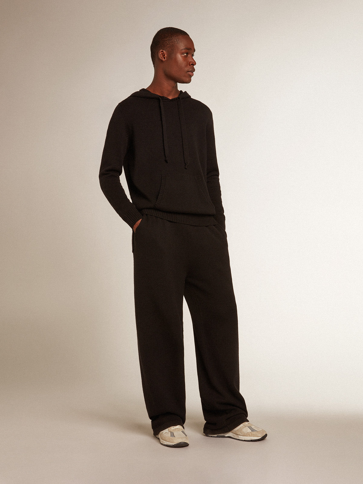 Men's black cashmere blend joggers| Golden Goose