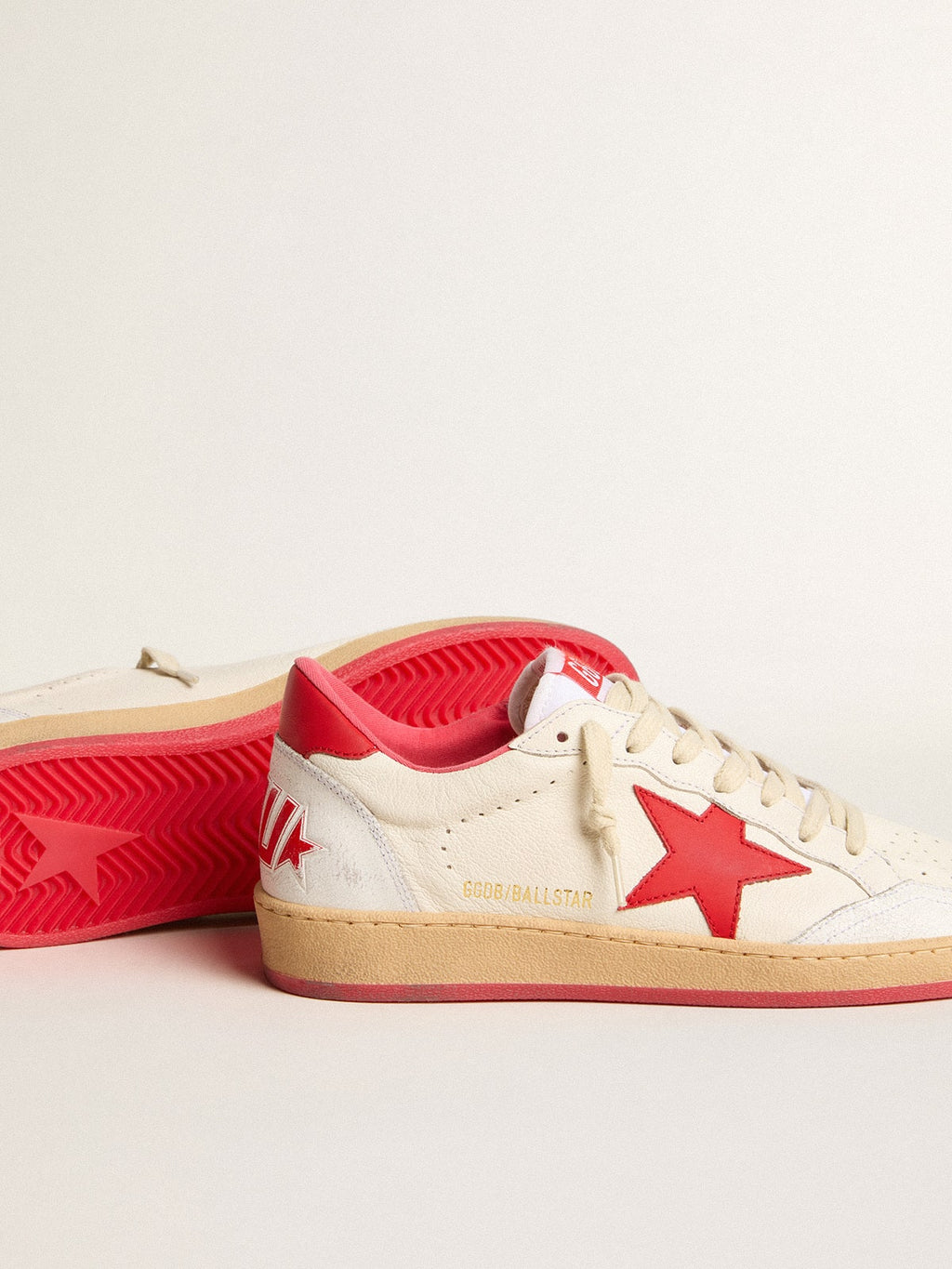 Women's Ball Star  Wishes in white leather with a red star and heel tab| Golden Goose