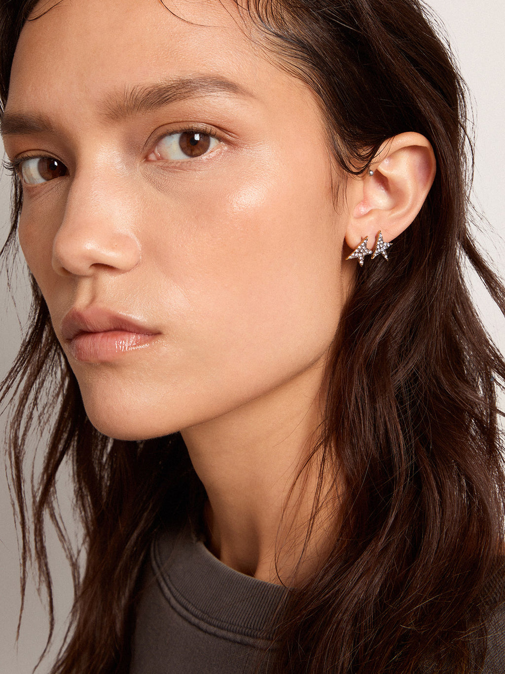 Women's stud earrings in antique gold color with crystals| Golden Goose