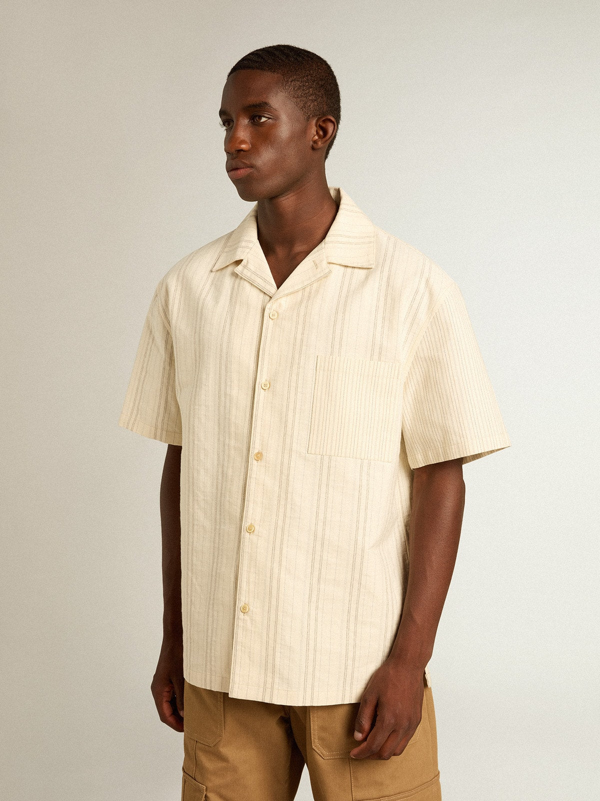 Men's short-sleeved shirt in ecru-colored cotton| Golden Goose