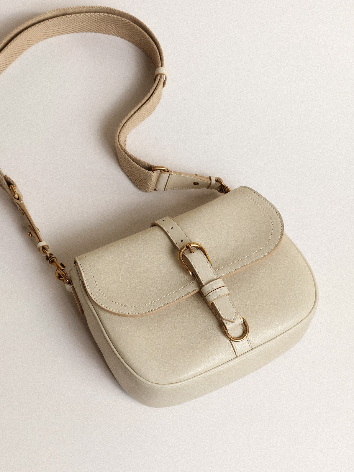 Medium Sally Bag in porcelain leather with buckle and contrasting shoulder strap| Golden Goose