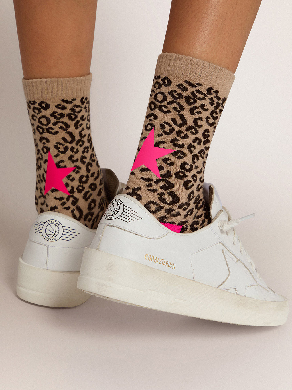 Animal-print socks with sand-colored base and fuchsia details| Golden Goose