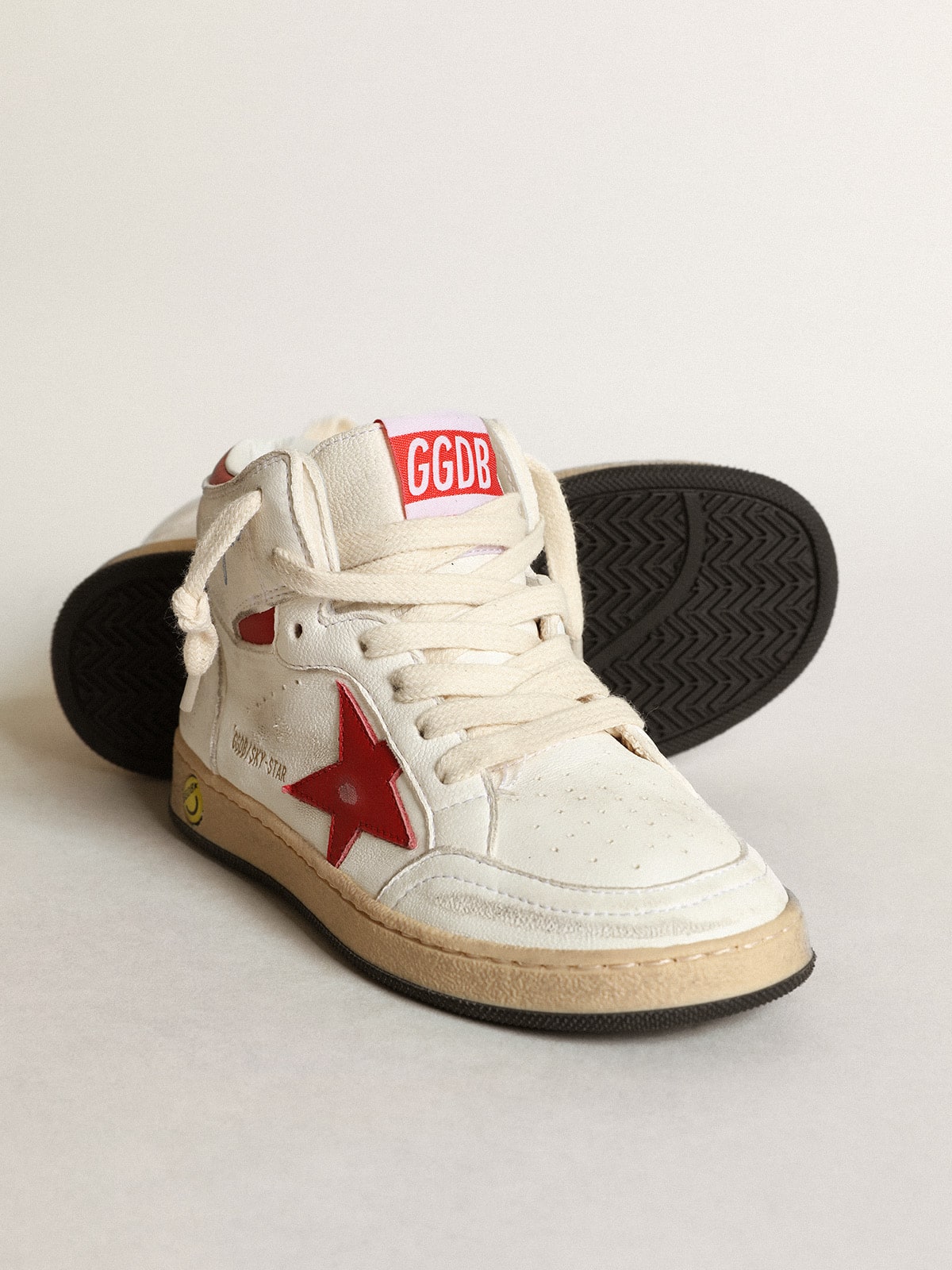 Young Sky-Star in white nappa with red star and heel tab| Golden Goose