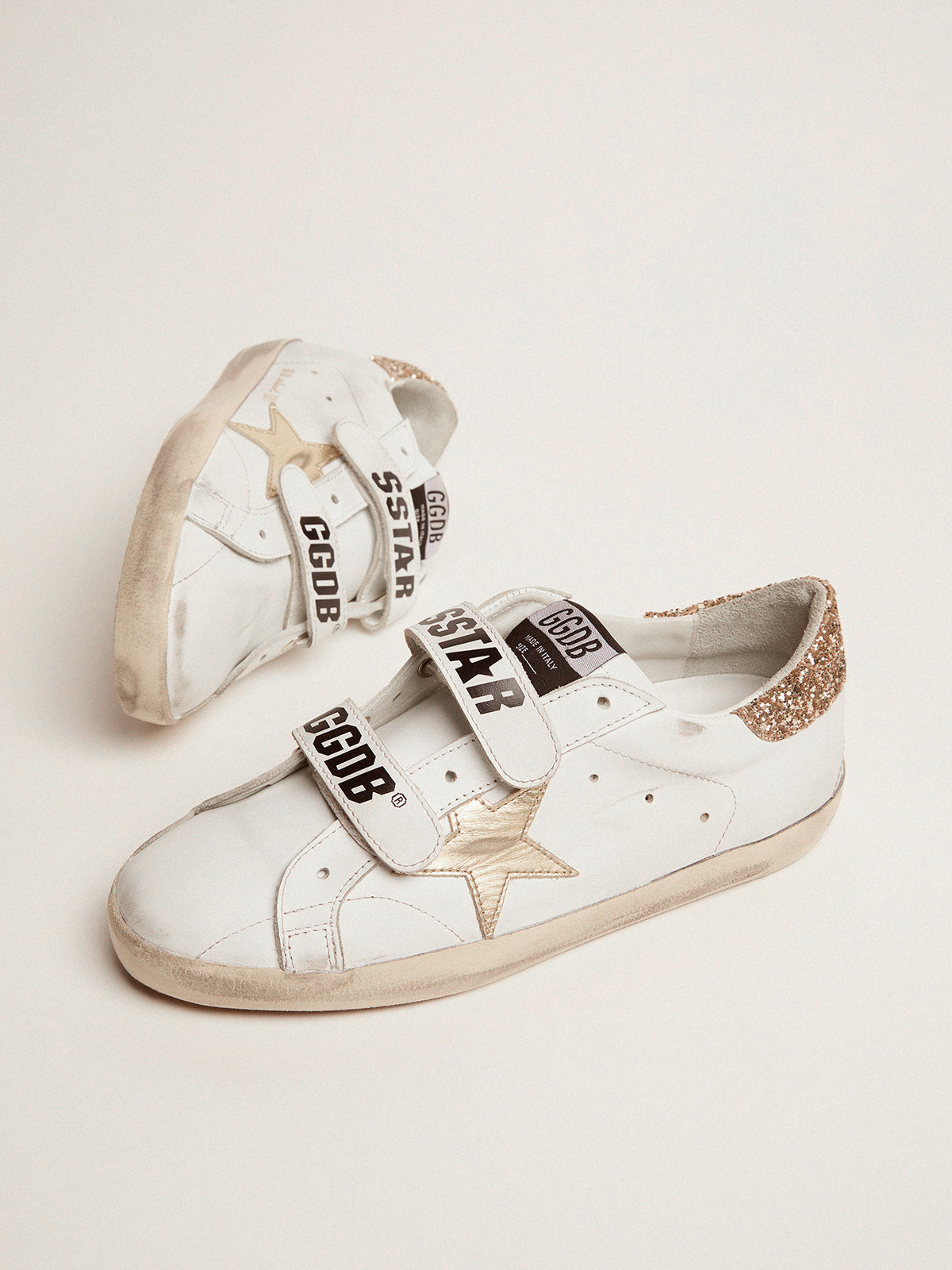 Women's Old School with gold star in laminated leather| Golden Goose