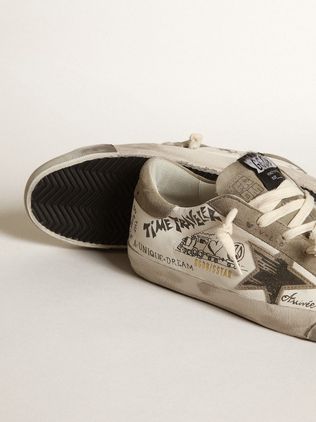 Super-Star in nappa with gray star and heel tab and black lettering| Golden Goose