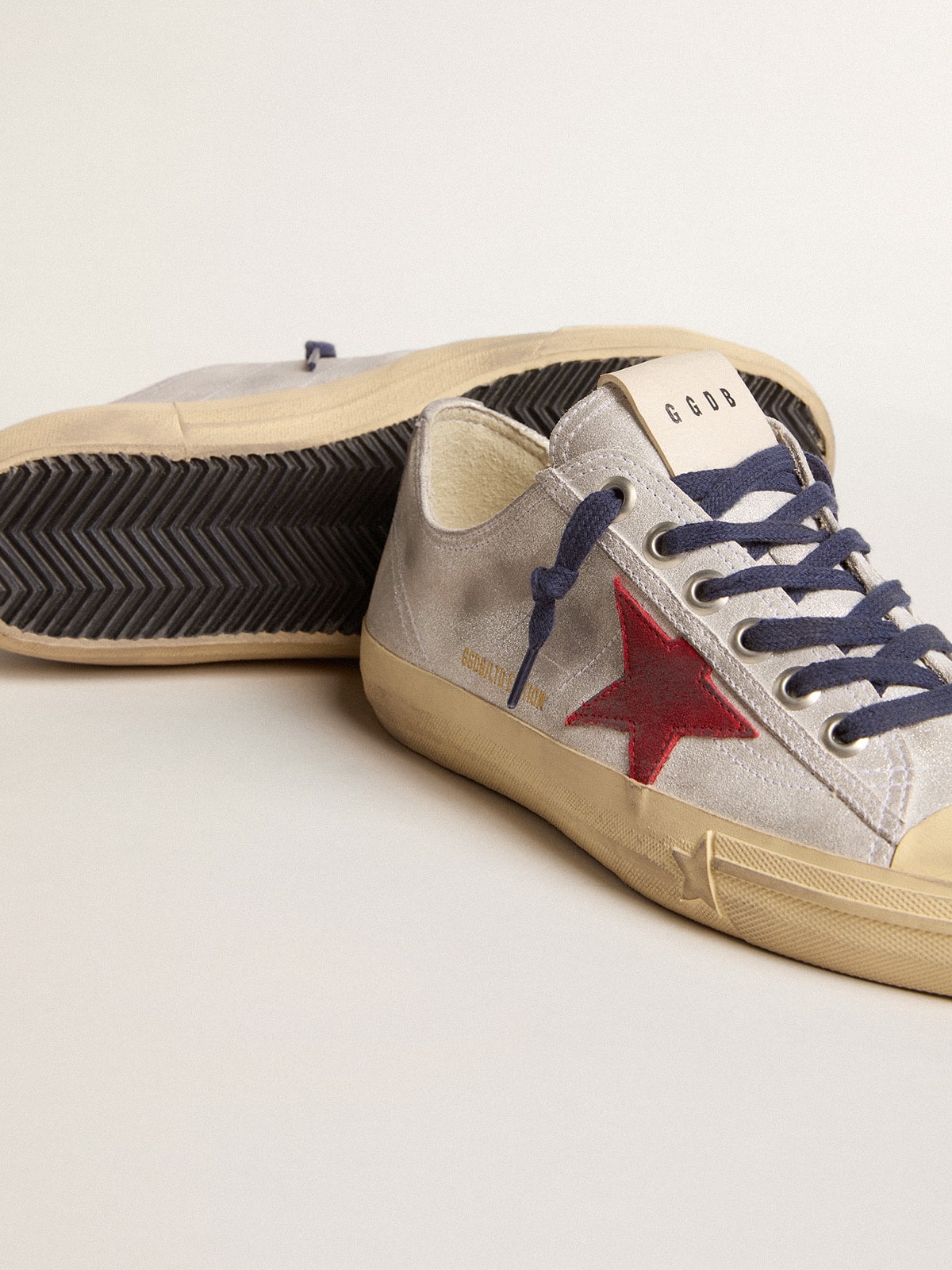 Women's V-Star LTD in silver metallic suede with red suede star| Golden Goose