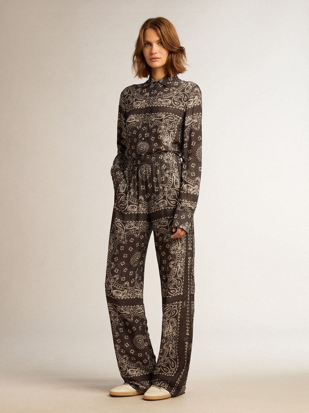 Anthracite-gray joggers with paisley print| Golden Goose