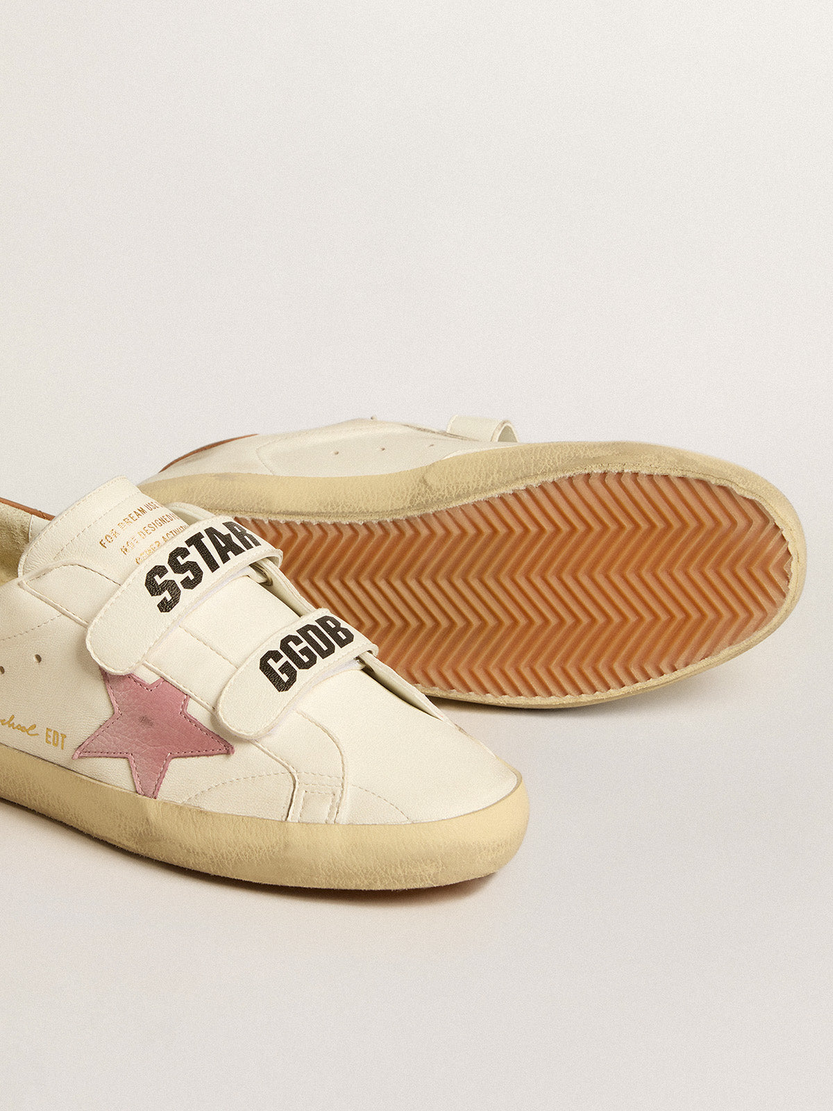 Old School in nappa leather with pink leather star and beige shearling lining| Golden Goose