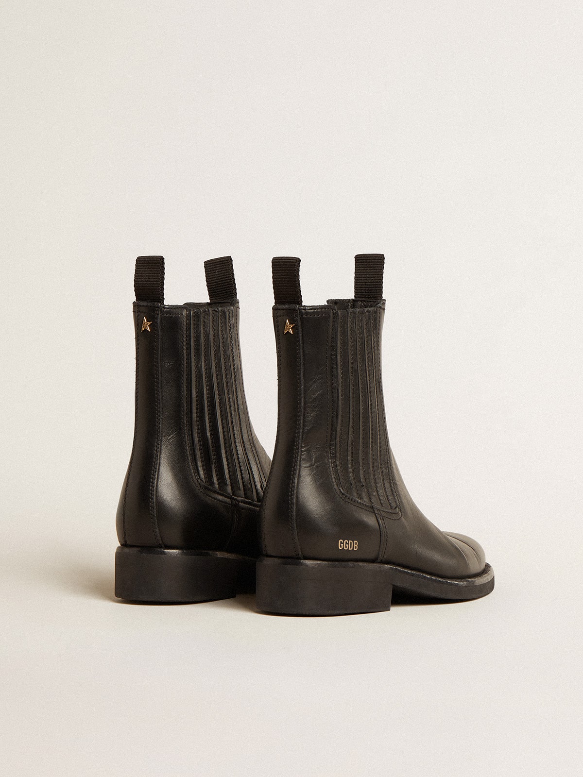 Women's Chelsea boots in black leather| Golden Goose