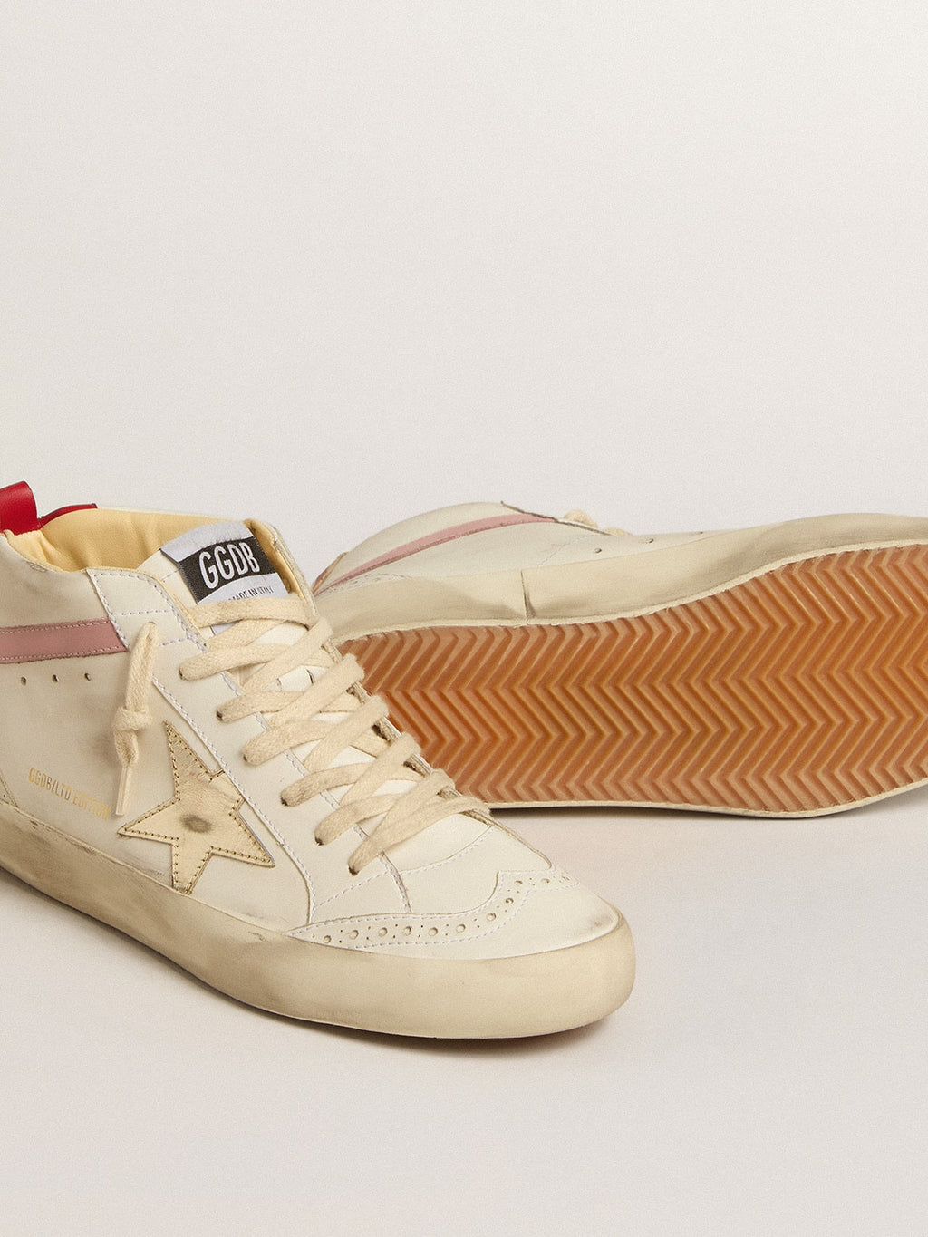 Bio-based Mid Star LTD with gold leather star and pink flash| Golden Goose