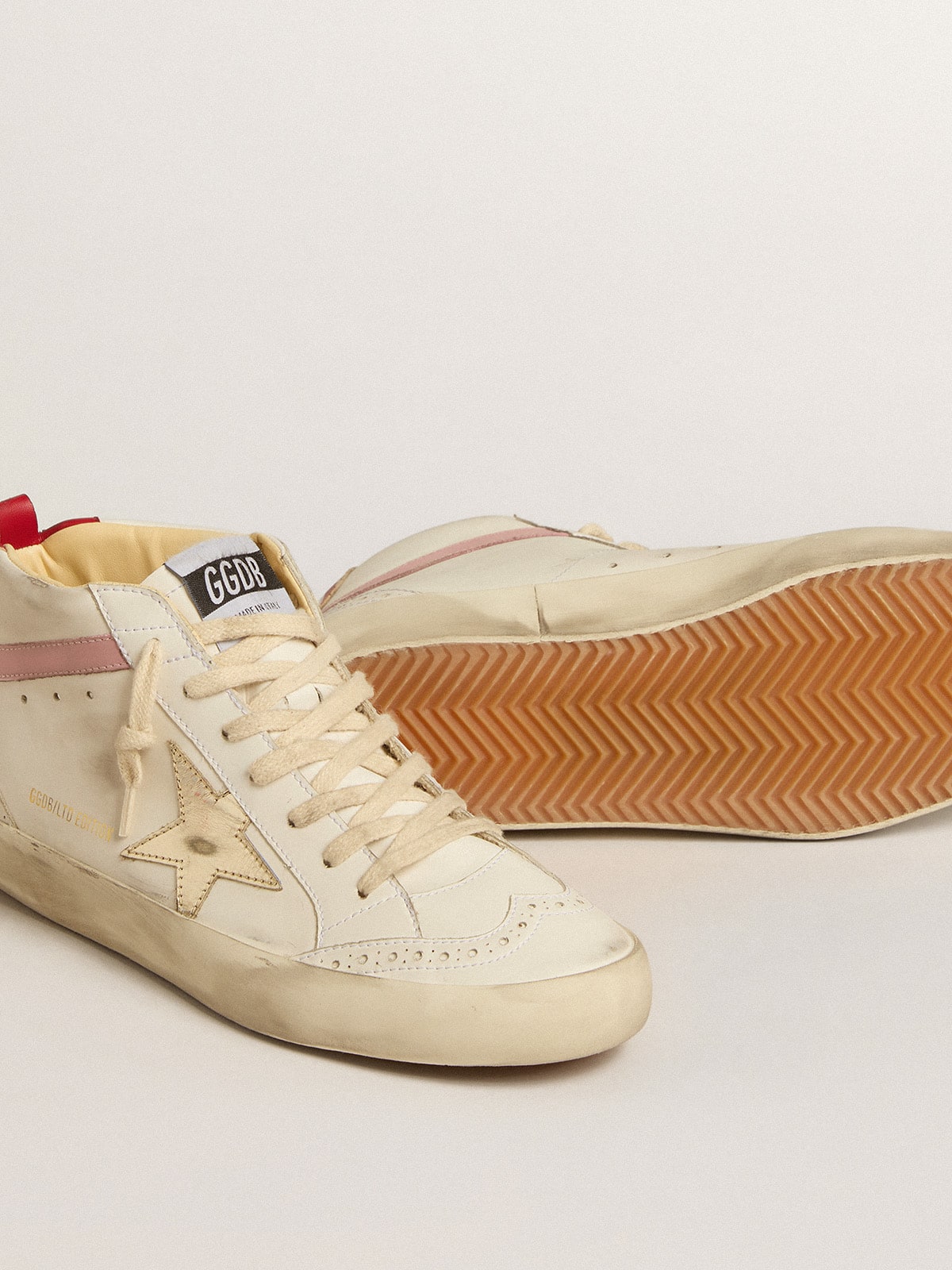 Bio-based Mid Star LTD with gold leather star and pink flash| Golden Goose