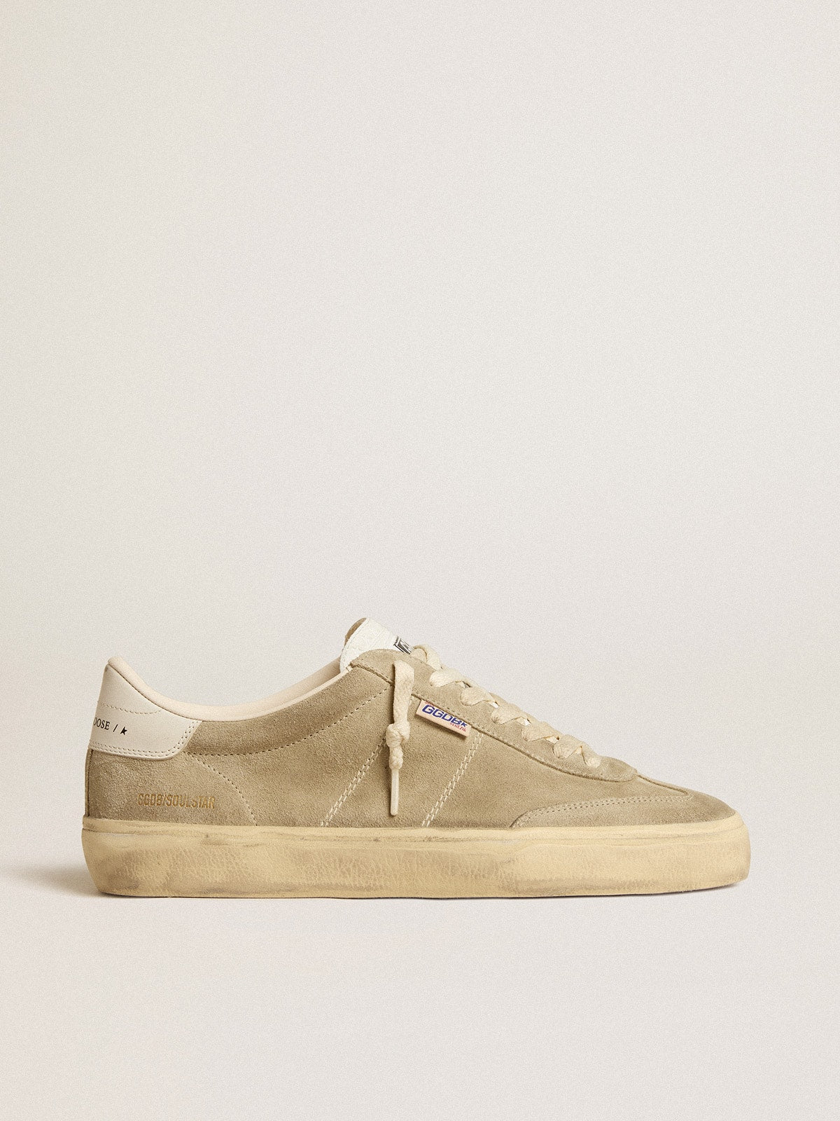 Soul Star in dove-gray suede with white leather heel tab and tongue| Golden Goose