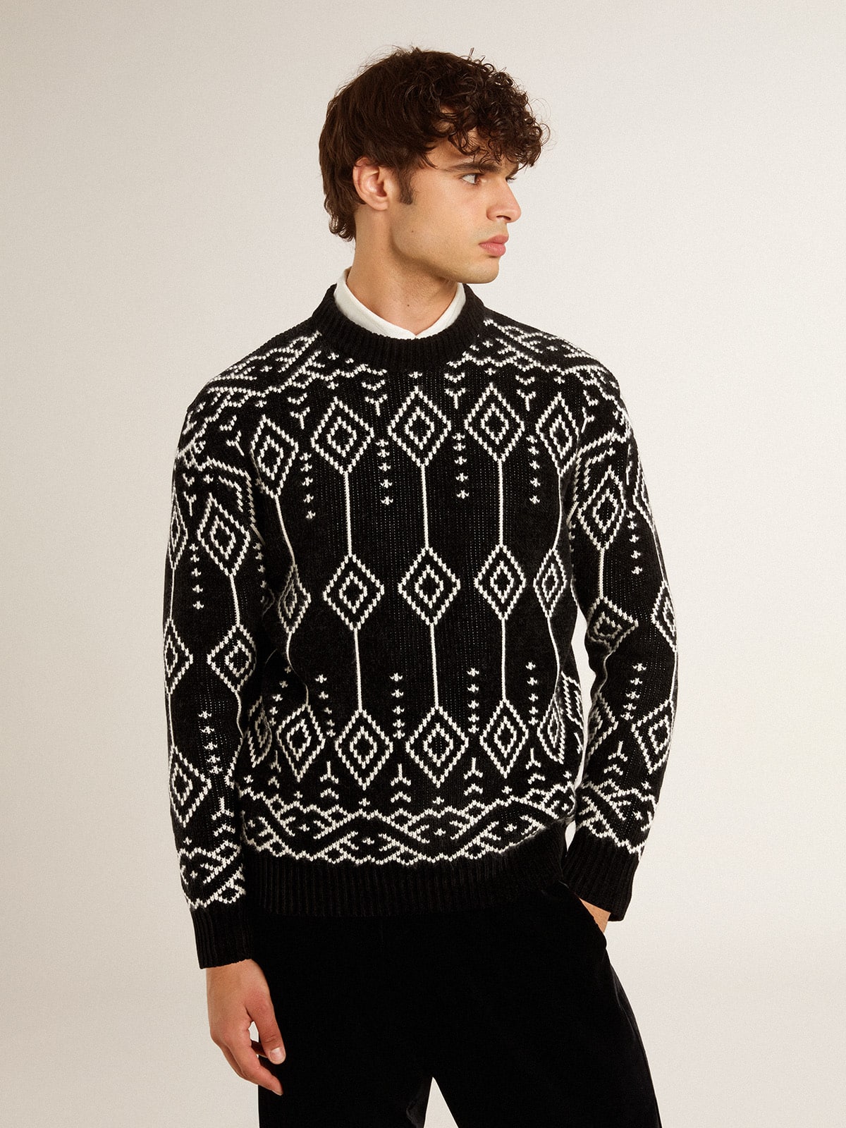 Men's crew neck wool blend sweater with jacquard argyle design| Golden Goose