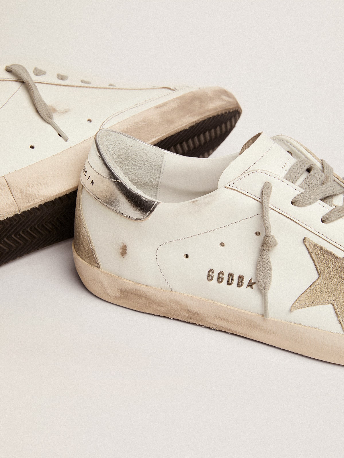 Men's Super-Star with silver heel tab and lettering| Golden Goose