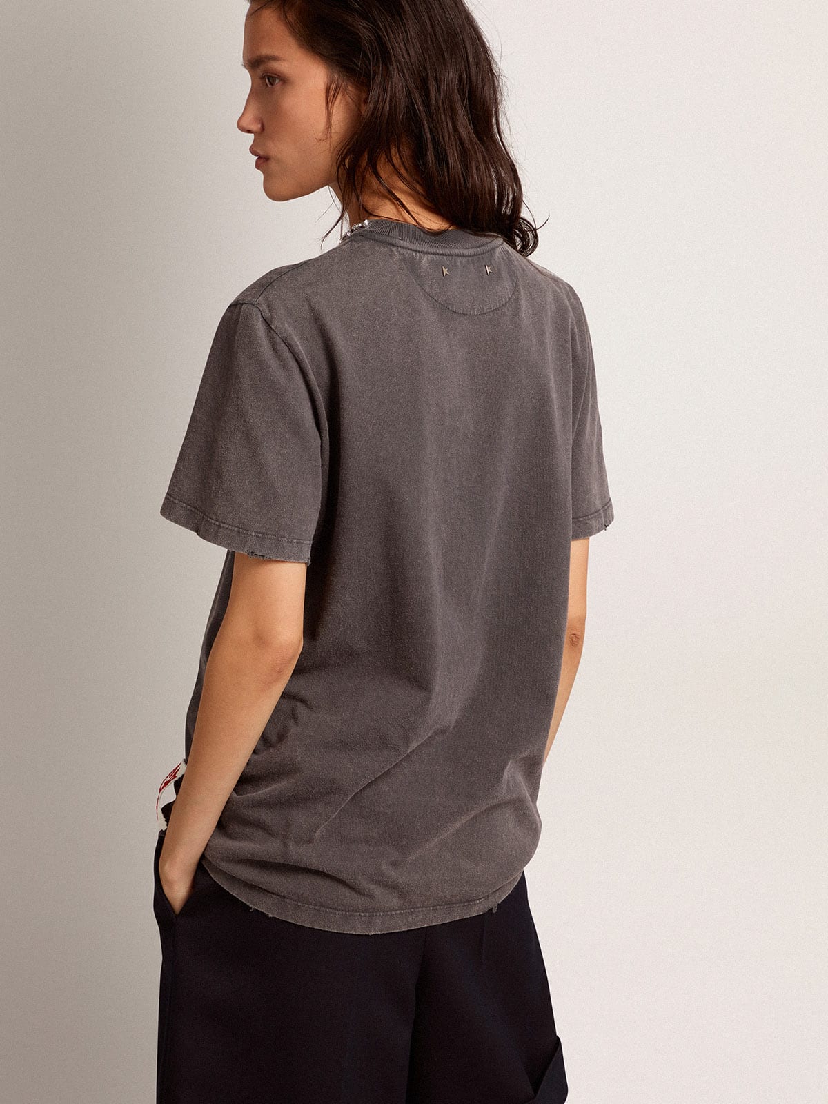 Women's anthracite gray T-shirt with crystals| Golden Goose