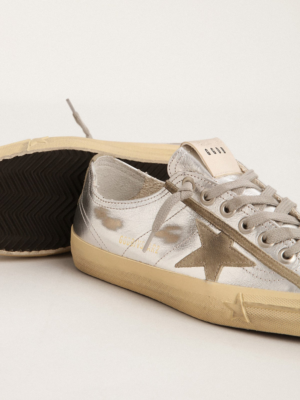 Women's V-Star LTD in silver laminated leather| Golden Goose