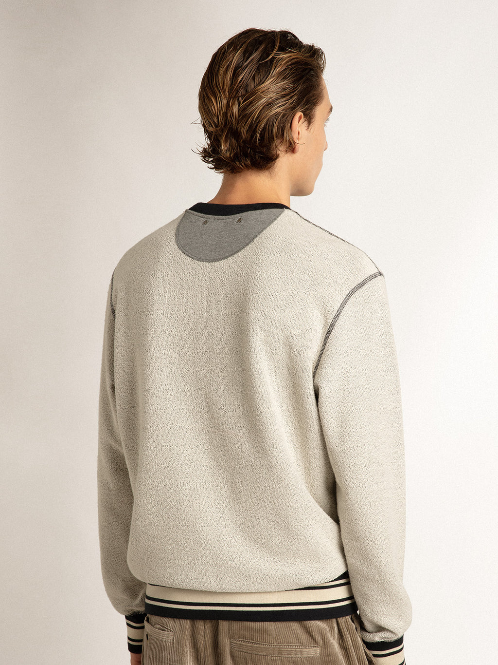 Gray round-neck sweatshirt with lettering| Golden Goose