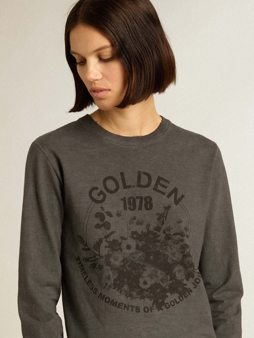 Anthracite cotton T-shirt with print on the front| Golden Goose