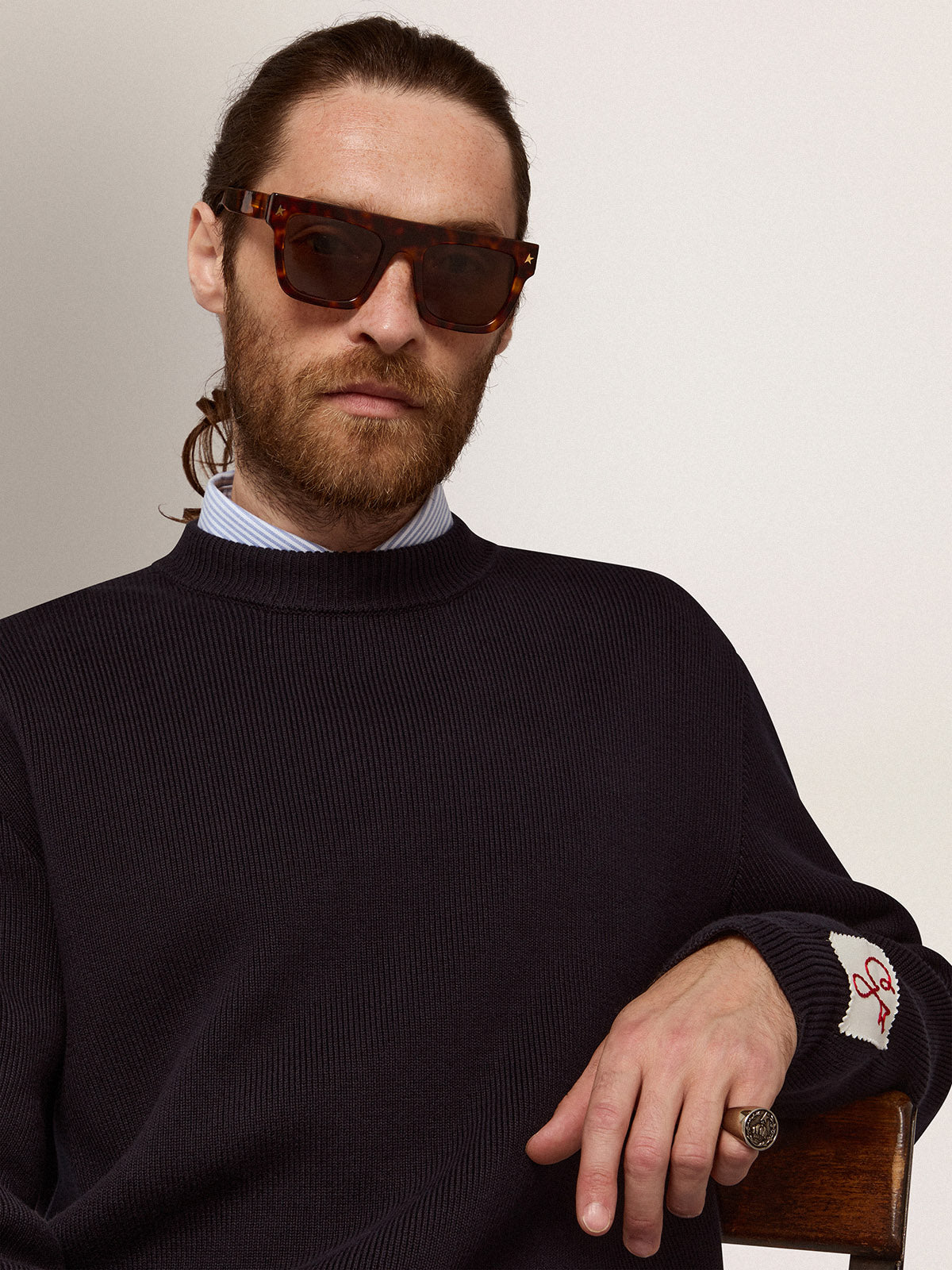 Square model sunglasses with havana frame and gold details| Golden Goose