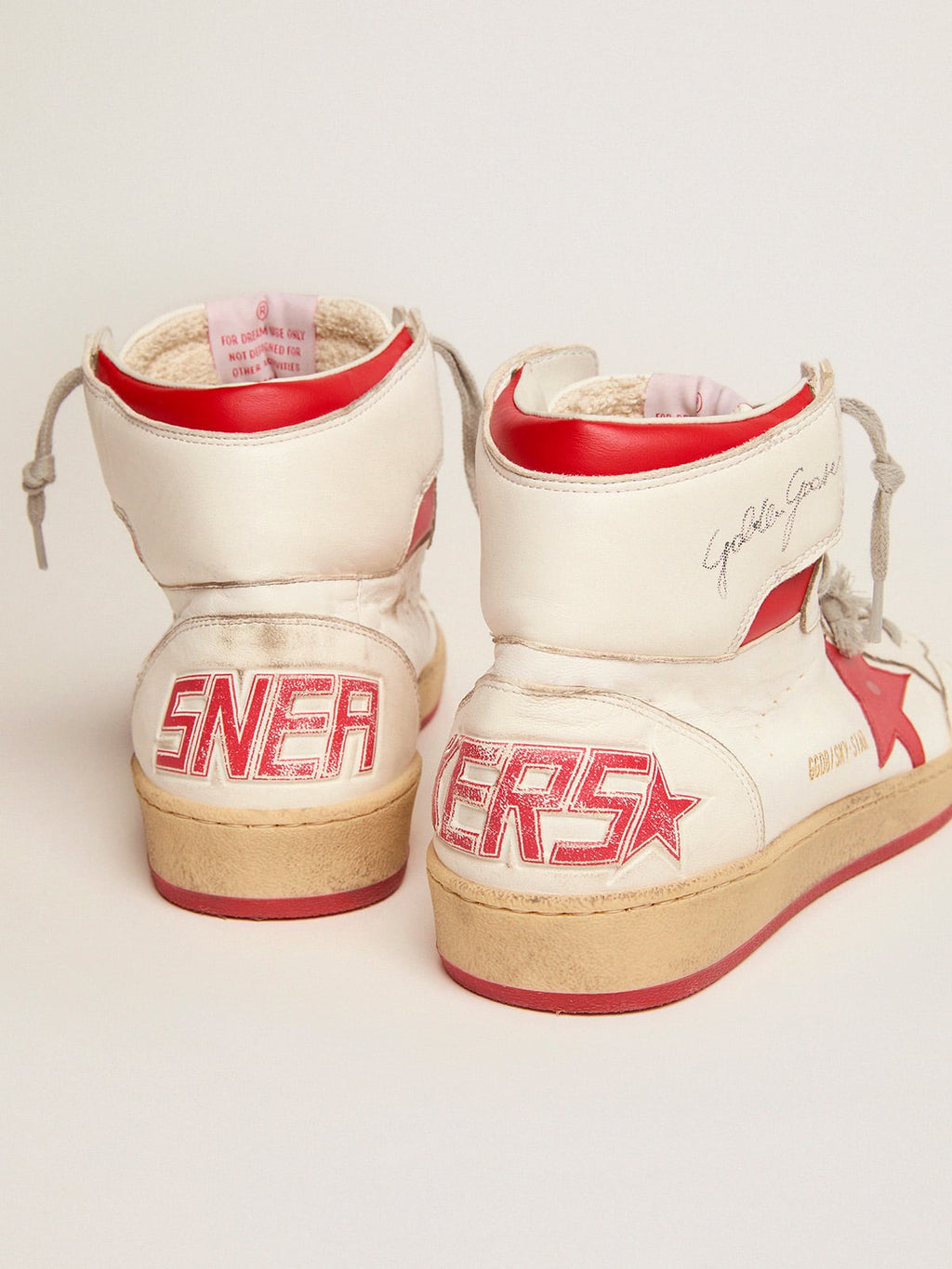 Men's Sky-Star with signature on the ankle and red inserts| Golden Goose