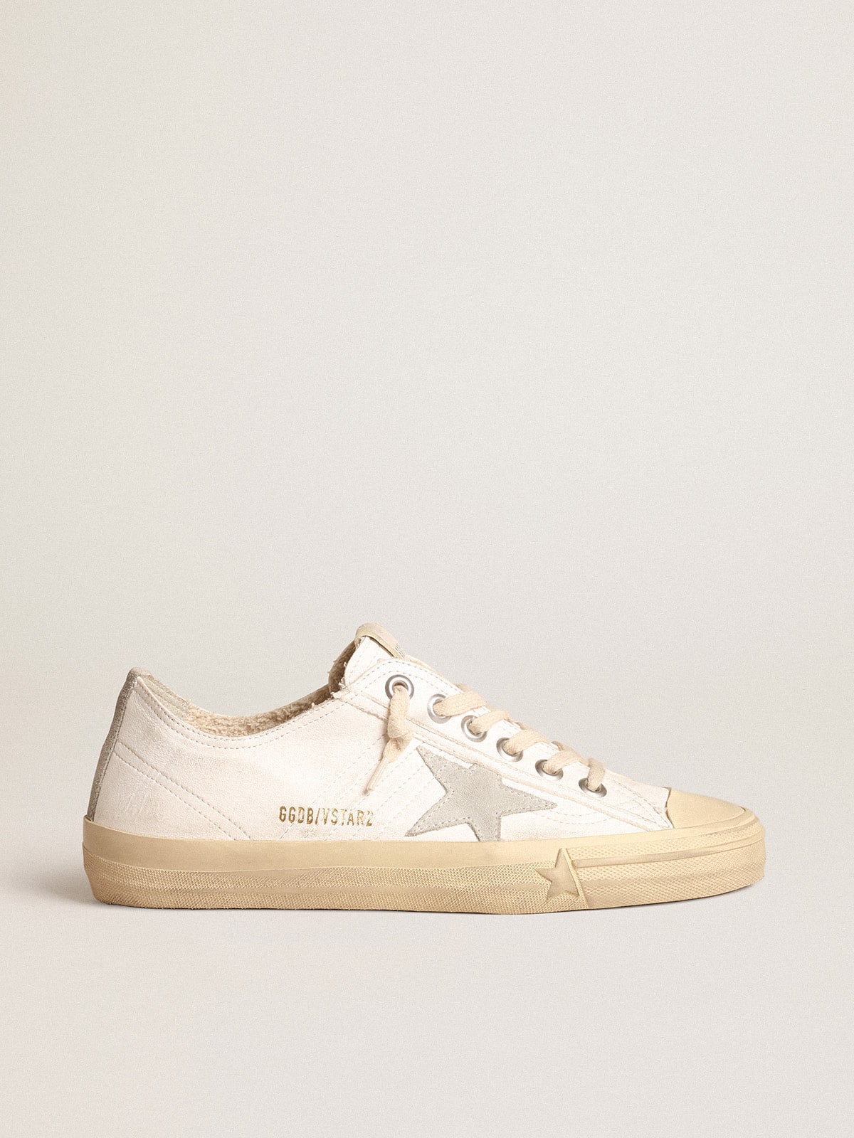 V-Star in nappa leather with ice-gray suede star and heel tab| Golden Goose