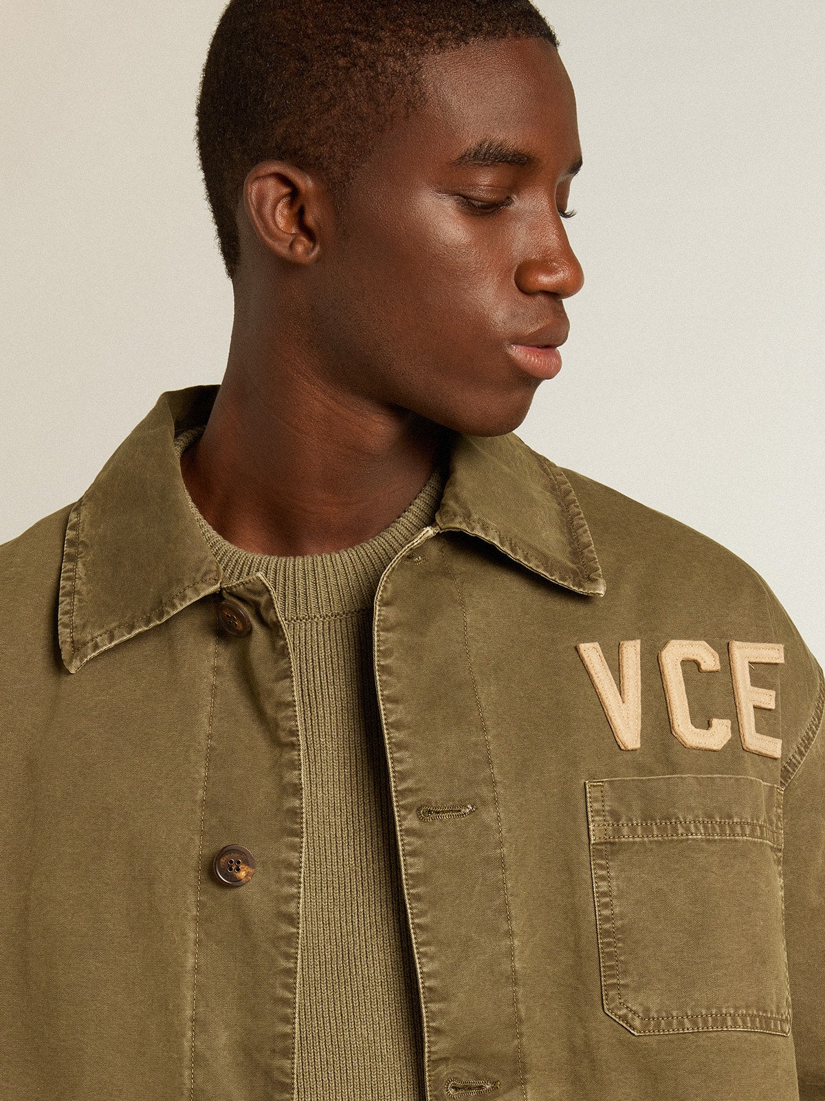 Men's round-neck sweater in cotton with logo on the back| Golden Goose