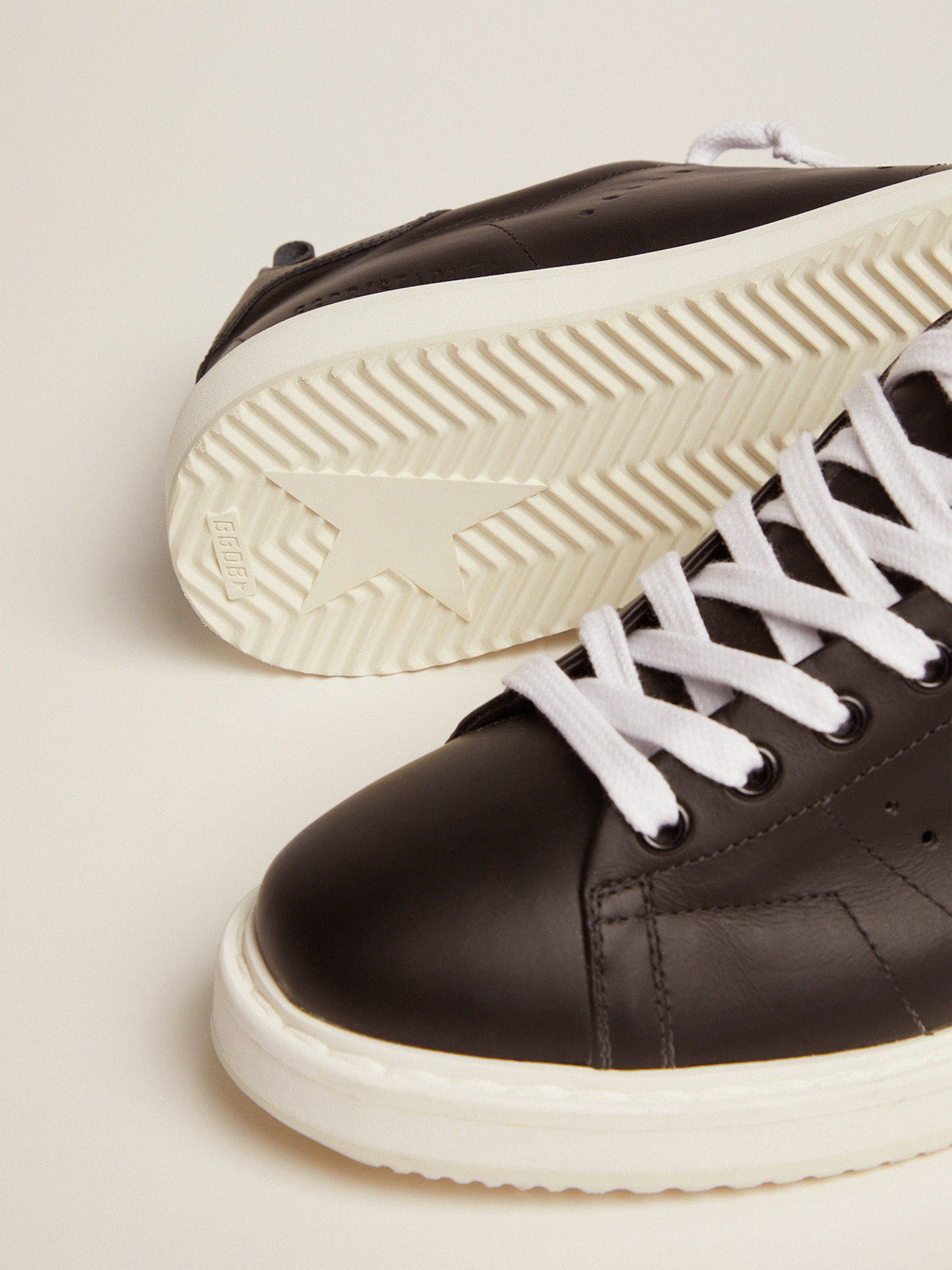 Starter sneakers in total black leather| Golden Goose