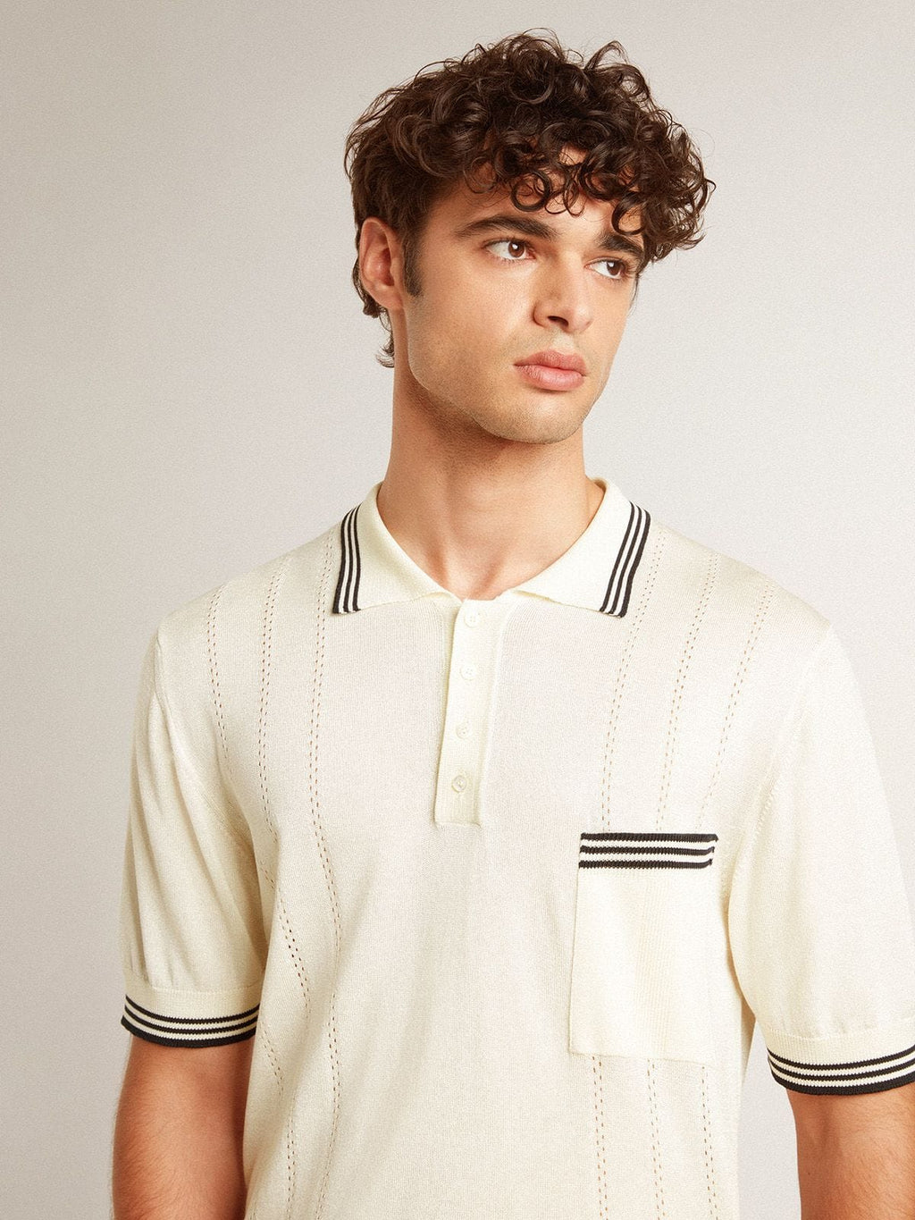 Men's worn-white knitted polo shirt with blue ribbing| Golden Goose