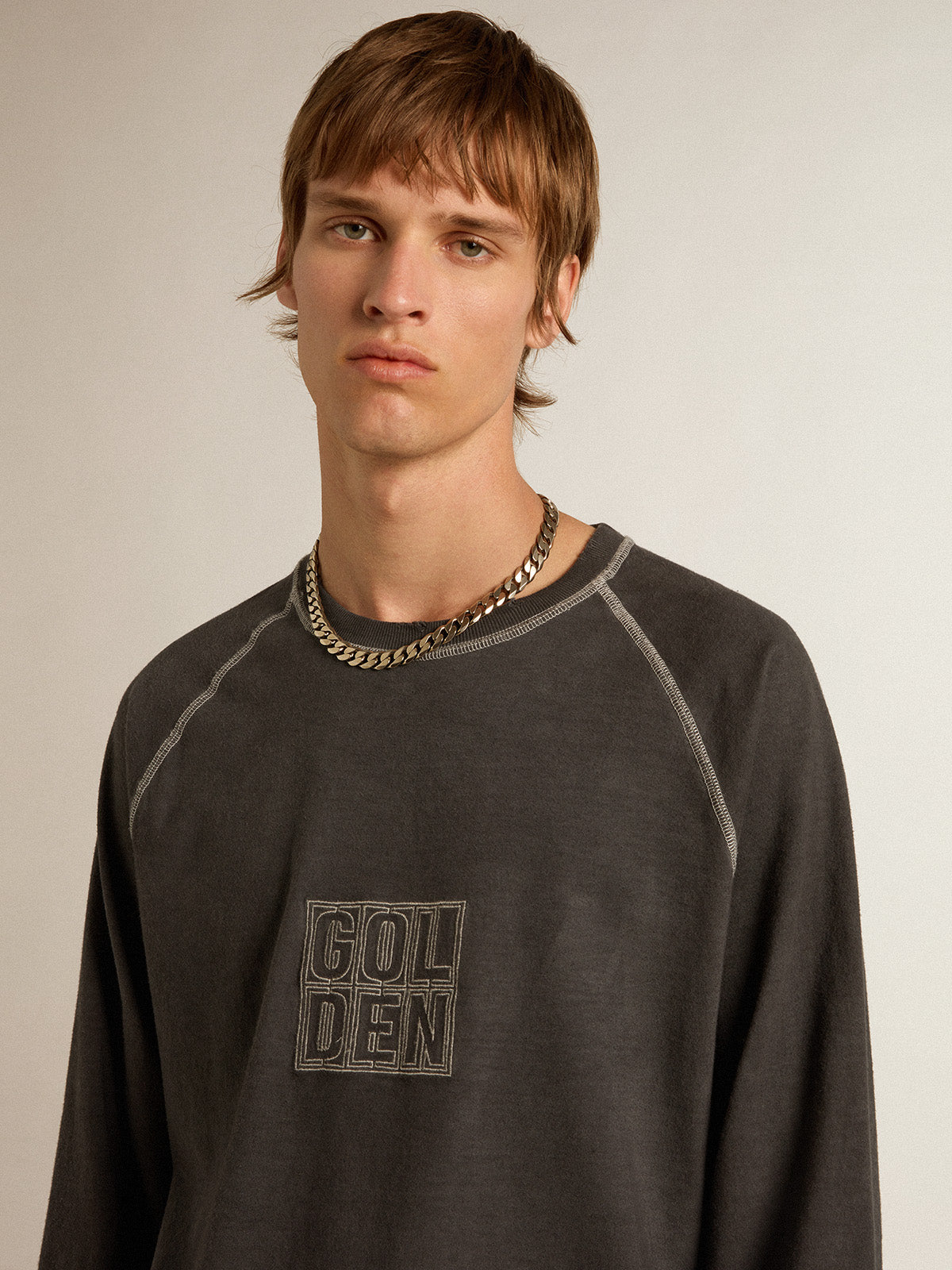 Anthracite T-shirt with white lettering on the front| Golden Goose