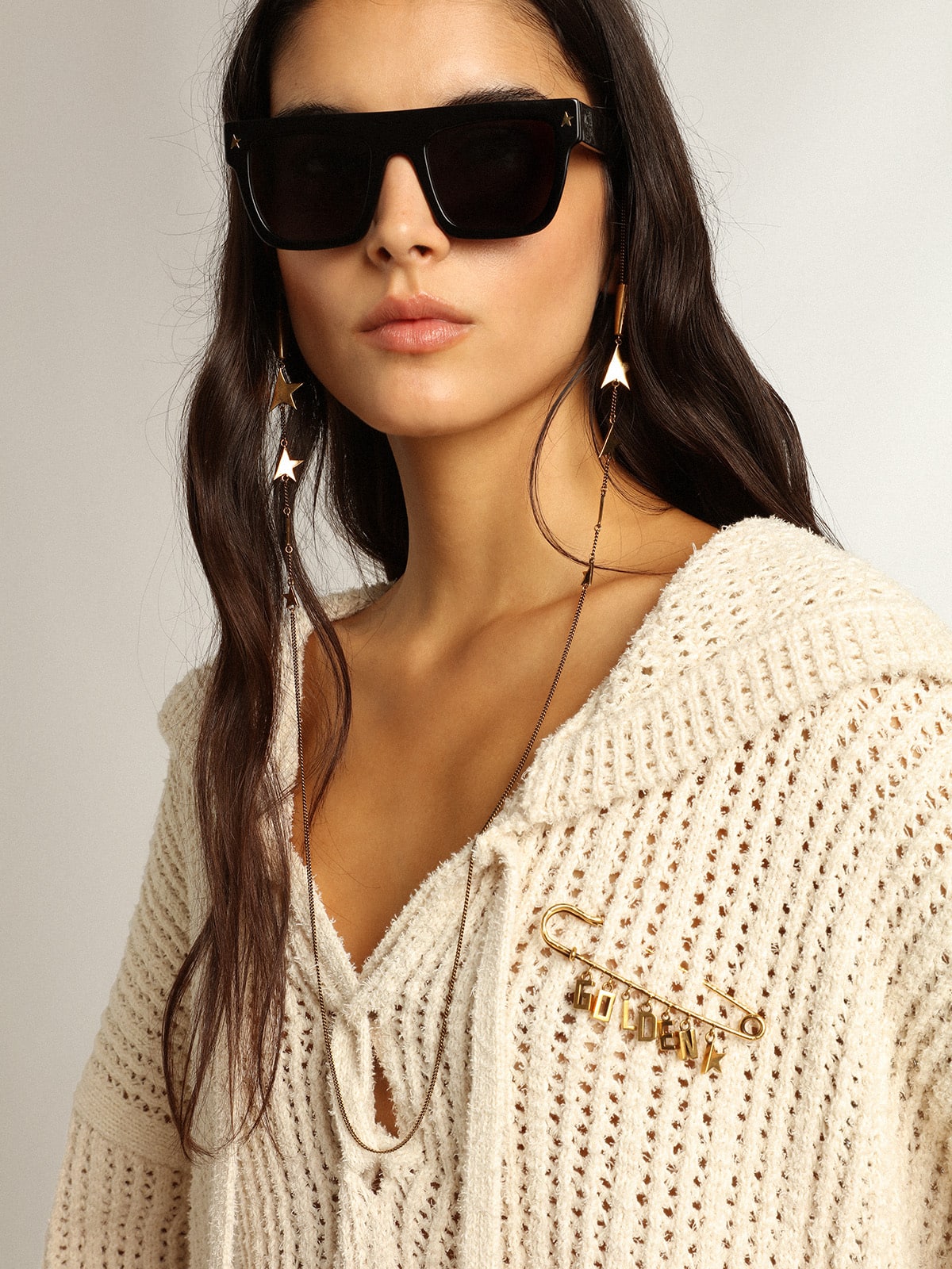 Pin in antique gold color with drop Golden lettering| Golden Goose