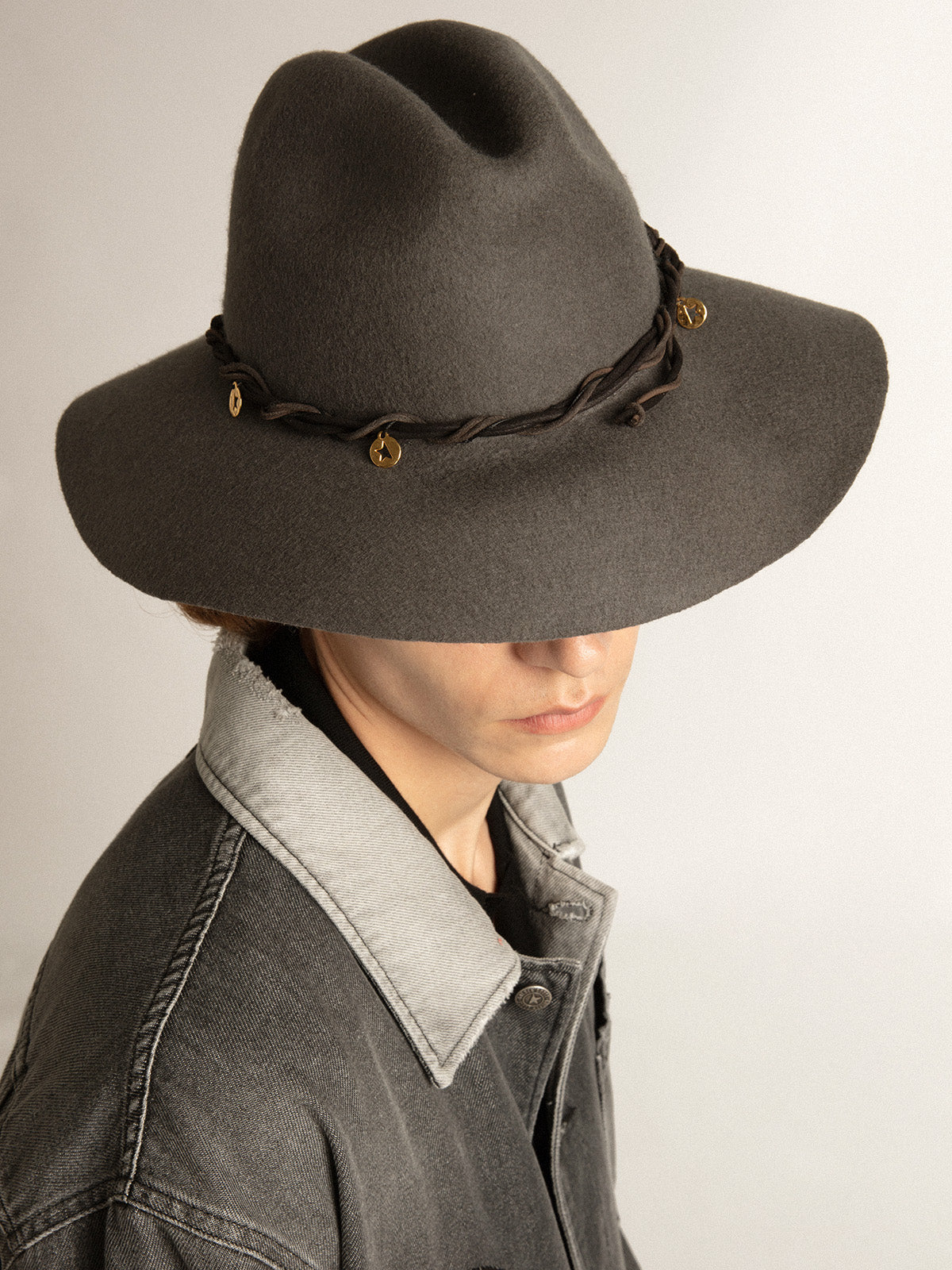 Gray wool Fedora hat with leather strap and pendants| Golden Goose