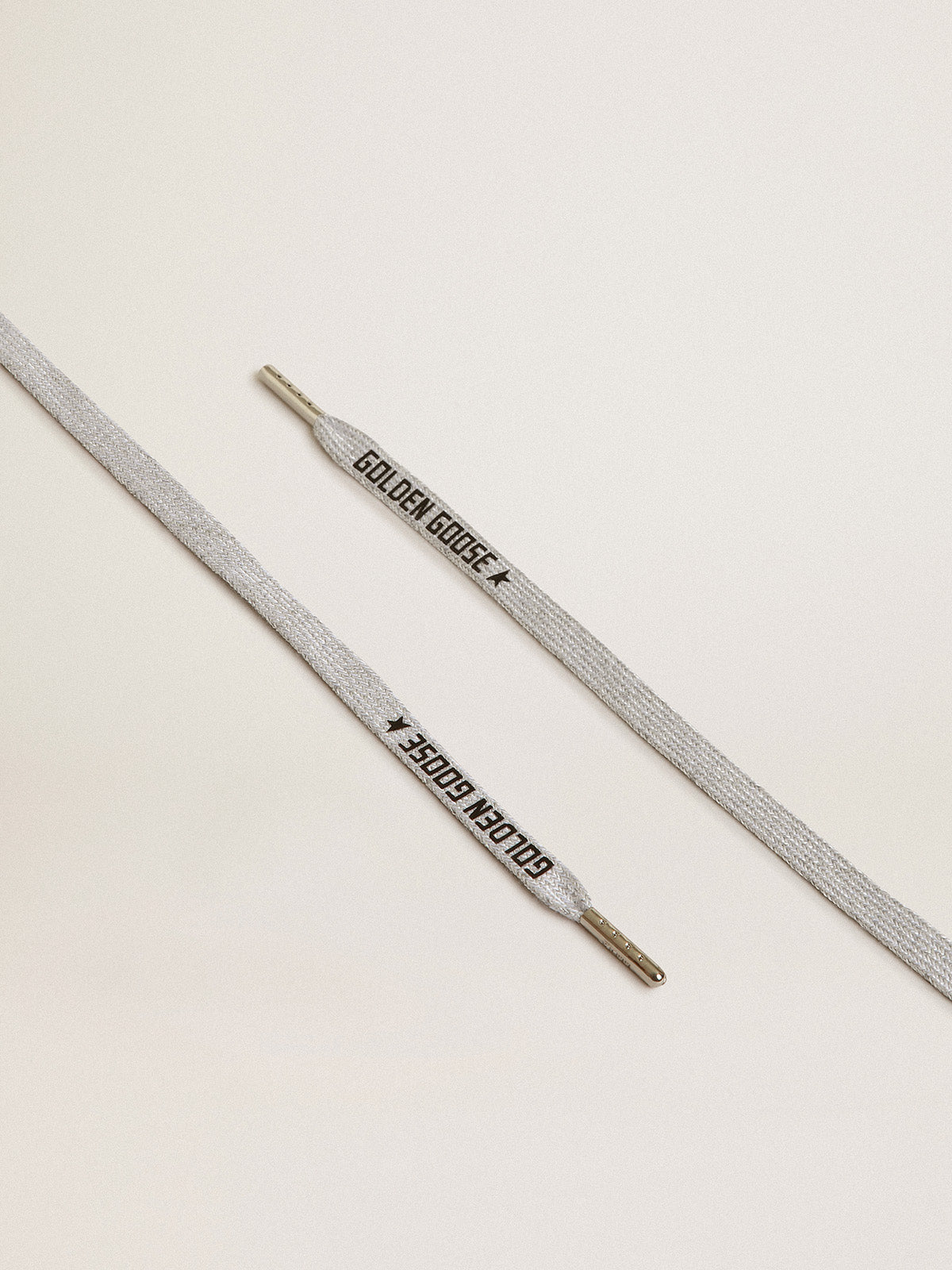 Ice-colored cotton laces with contrasting black logo| Golden Goose