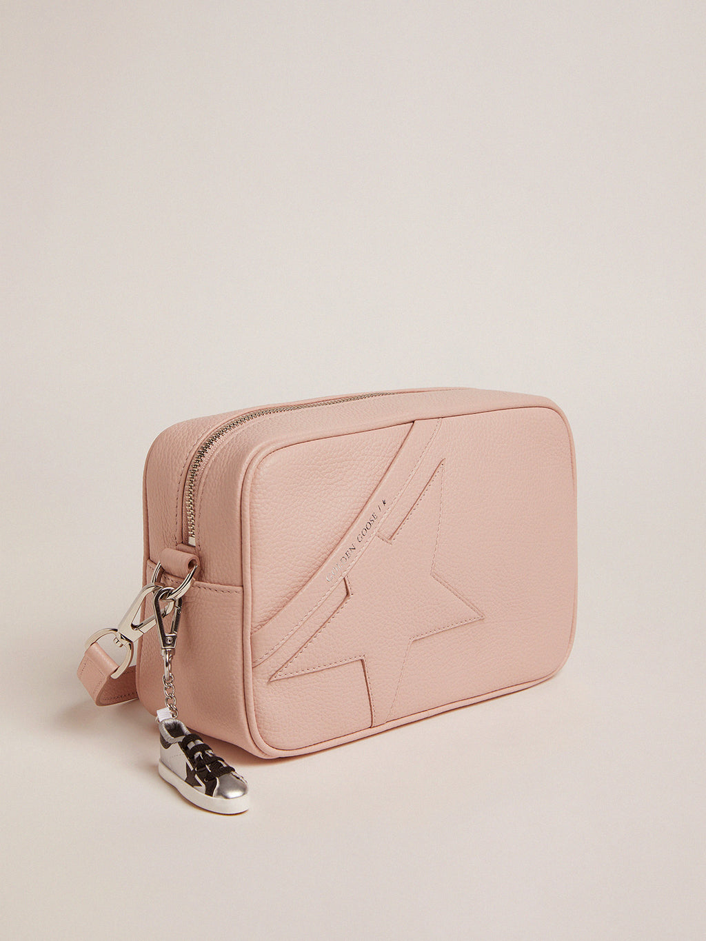 Star Bag in quartz-pink hammered leather with tone-on-tone star| Golden Goose